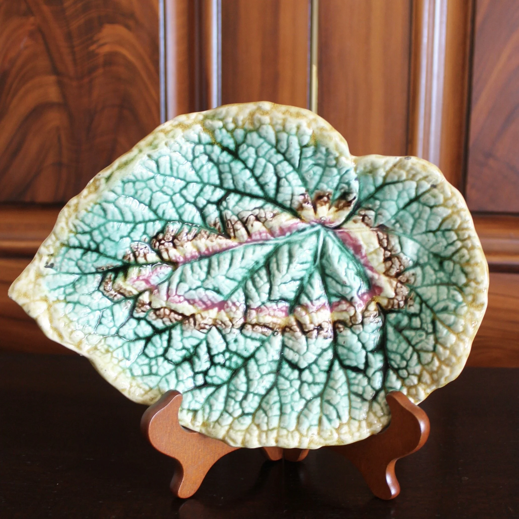 Begonia Leaf English Majolica Plate