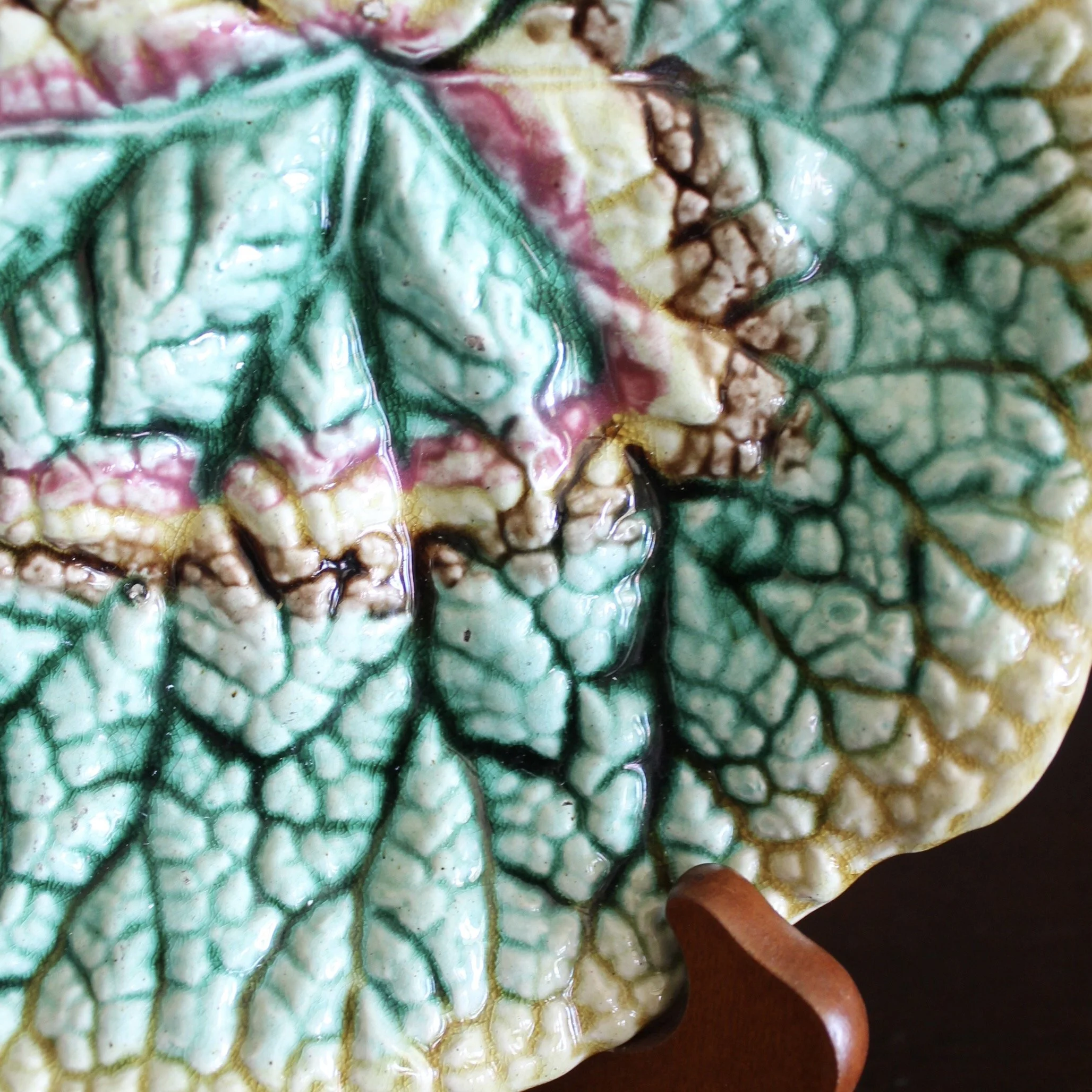 Begonia Leaf English Majolica Plate