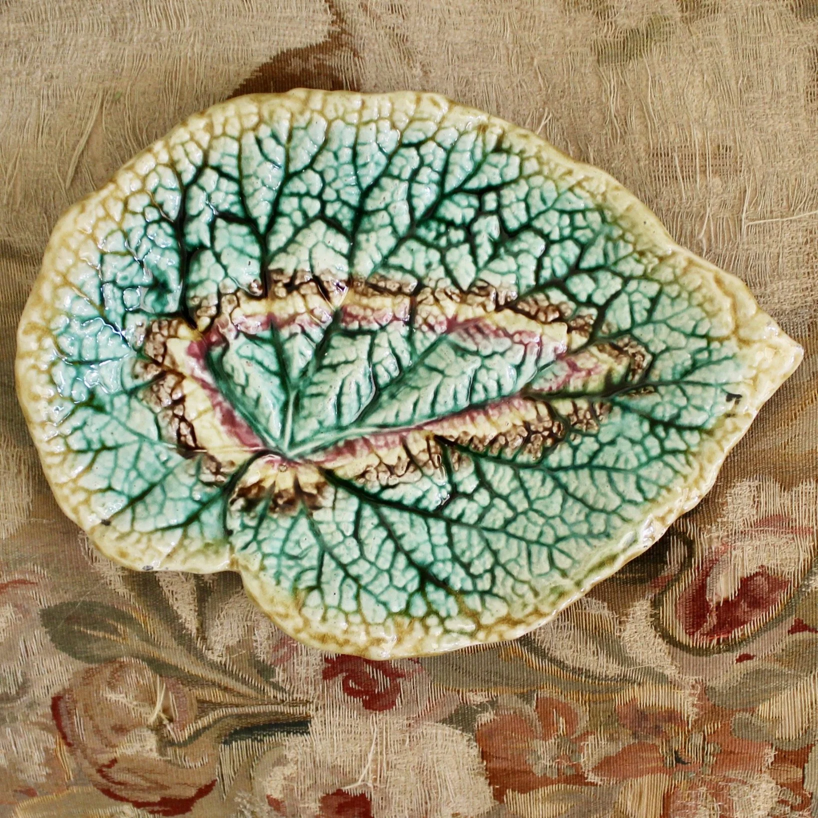Begonia Leaf English Majolica Plate