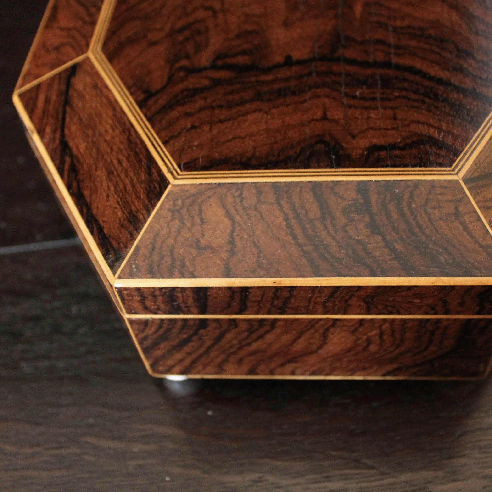 English Octagonal Rosewood with Boxwood Line Inlay Jewelry Box