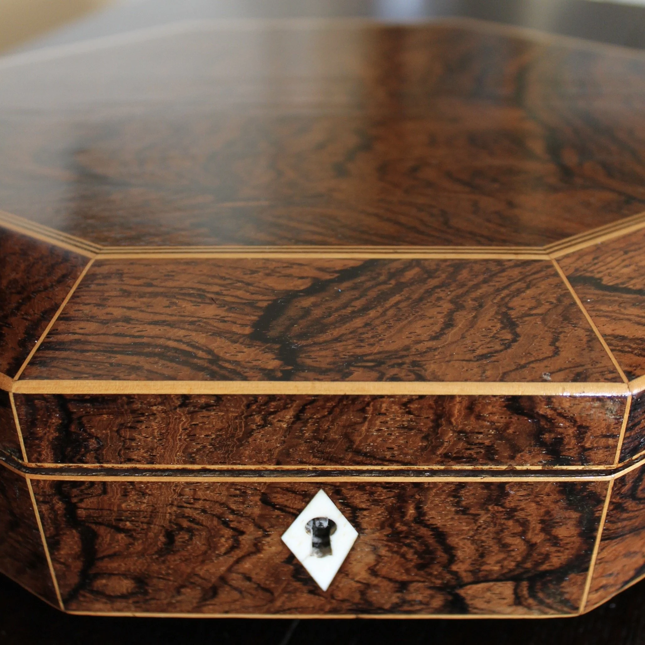 English Octagonal Rosewood with Boxwood Line Inlay Jewelry Box