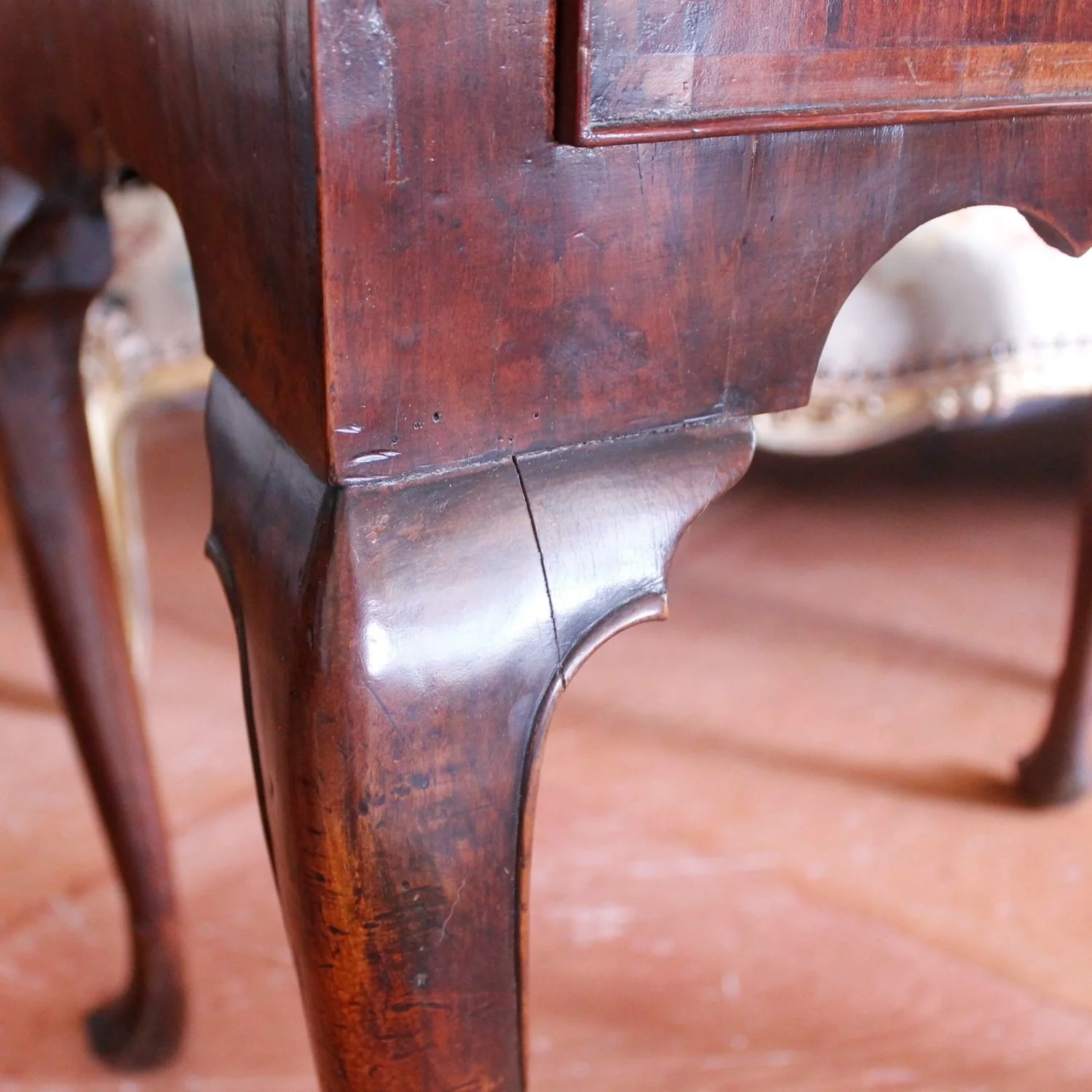 Early-George-Georgian-II-Period-Inlaid-Walnut-Lowboy-Side-Table (6)