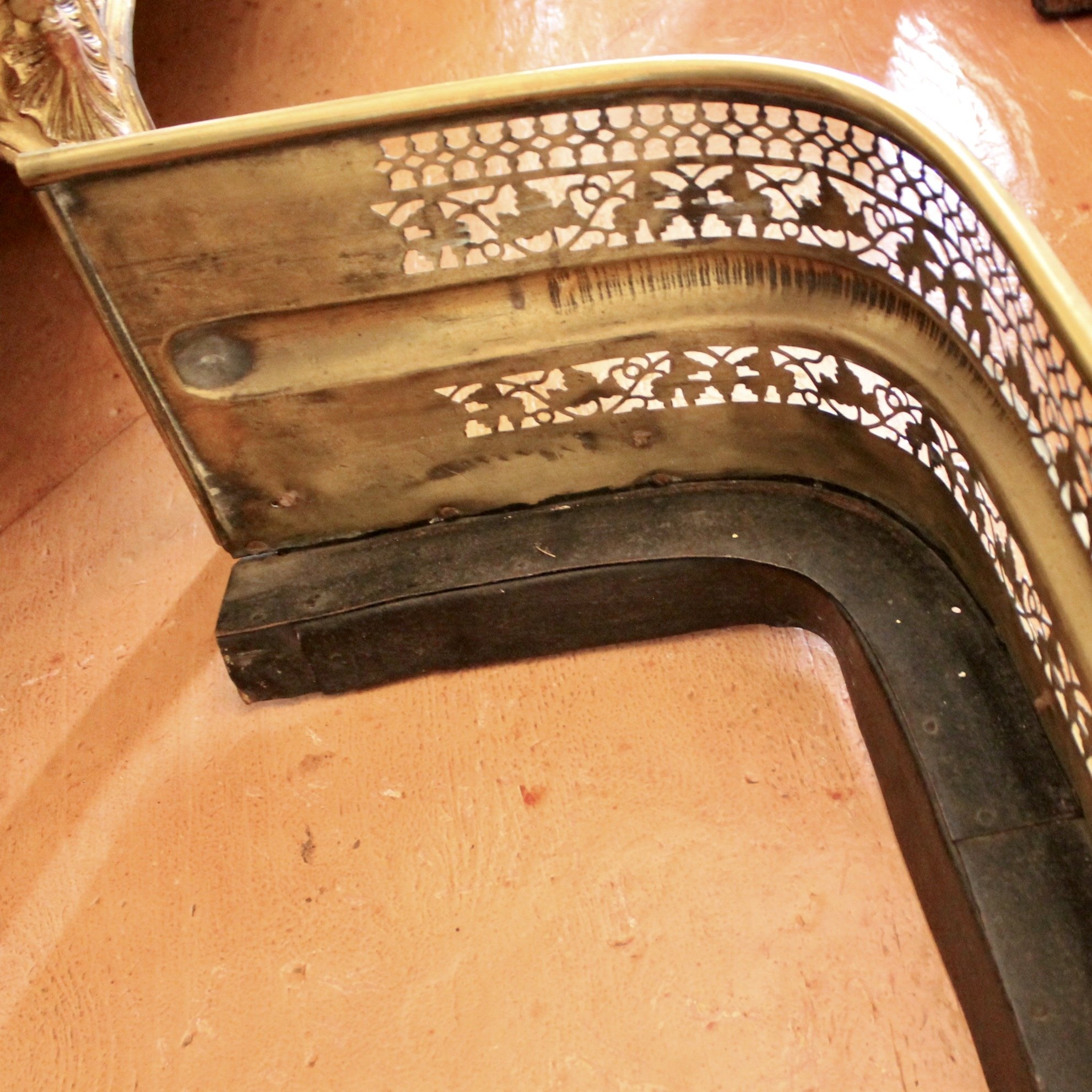 American Brass Fireplace Fender with Leaf Pattern Fretwork