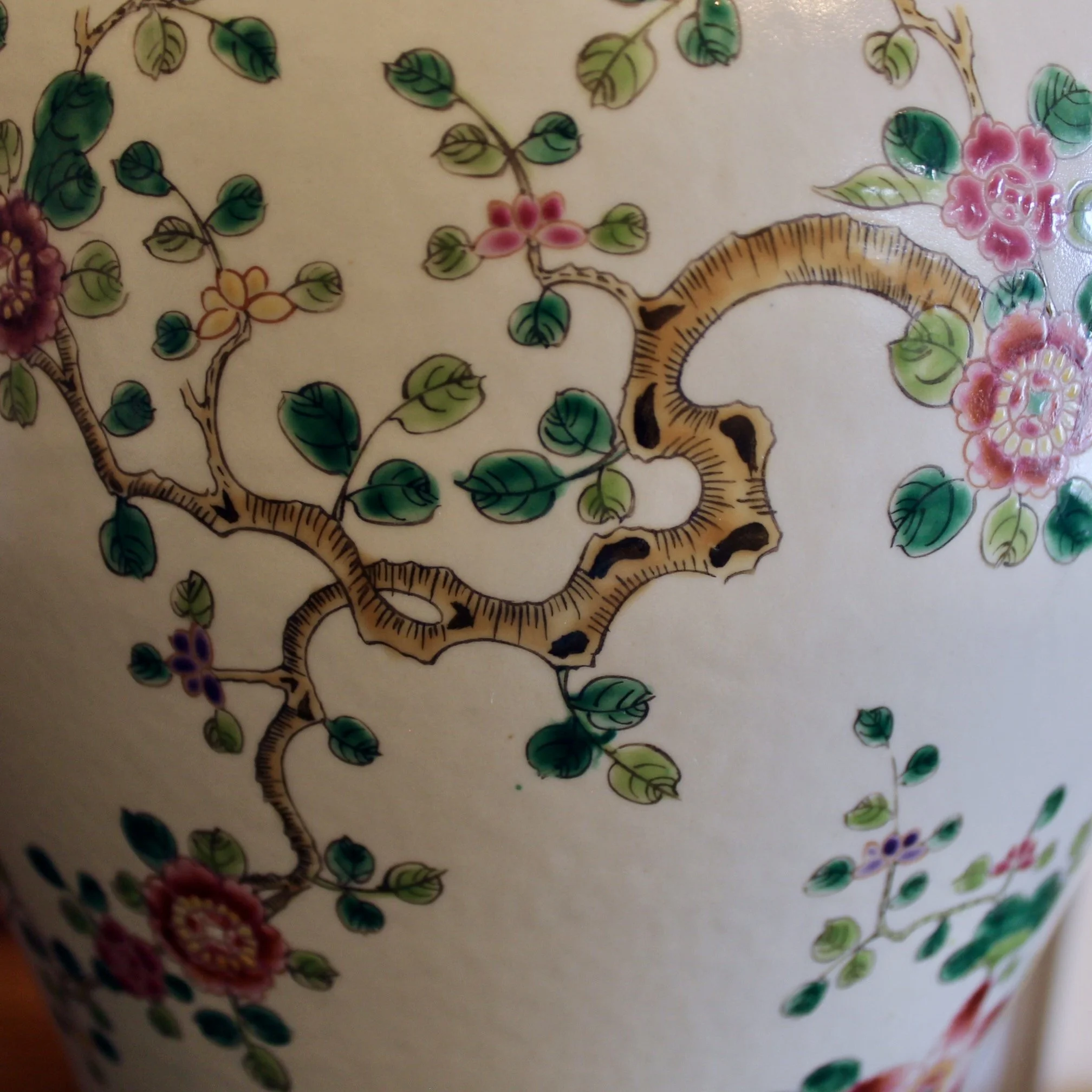 Large Famille Rose Chinese Covered Porcelain Ginger Jar with Garden Decoration