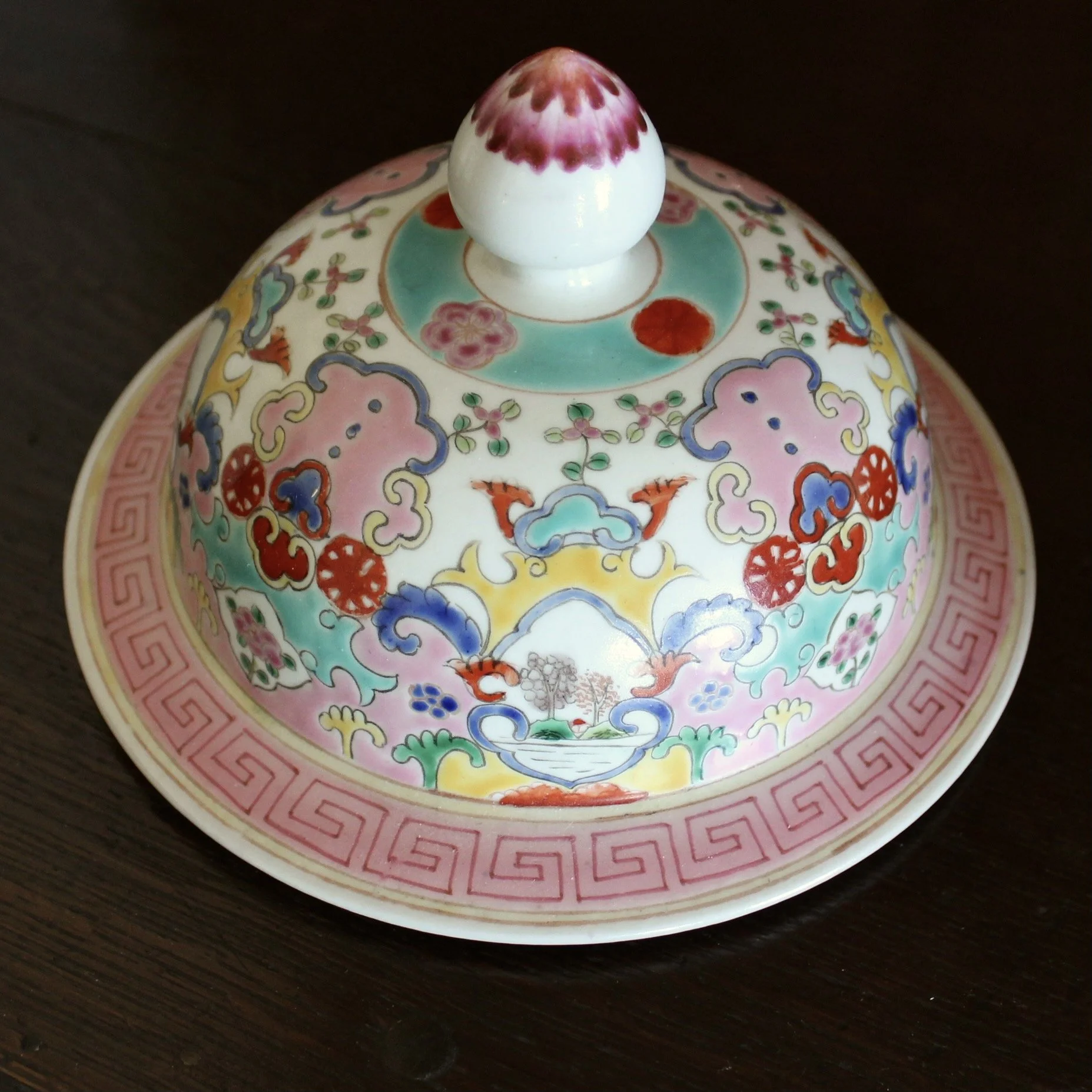 Large Famille Rose Chinese Covered Porcelain Ginger Jar with Garden Decoration