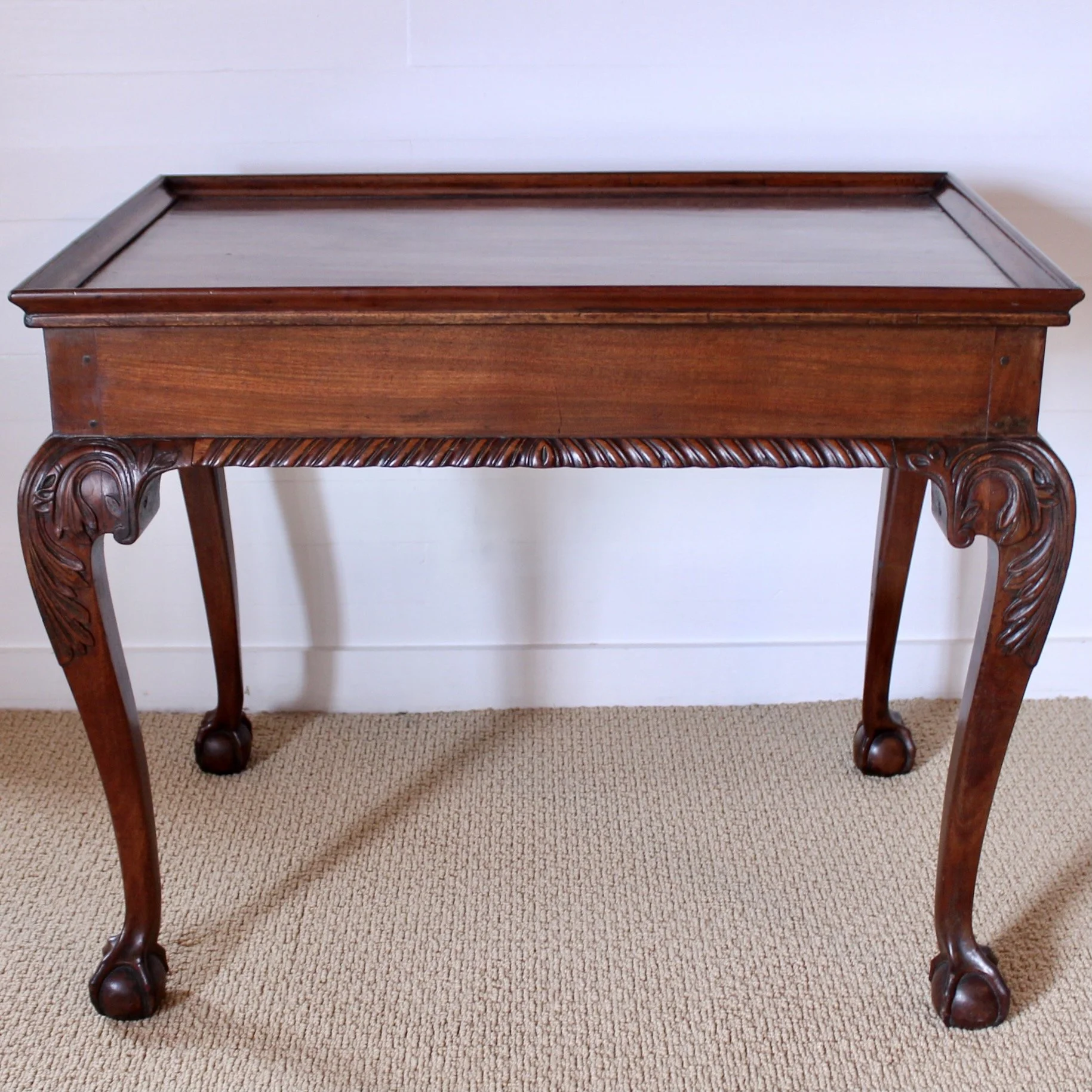 American Chippendale Mahogany Rectangular Tray Top Tea Table With Carved Cabriole Legs, 18th Century