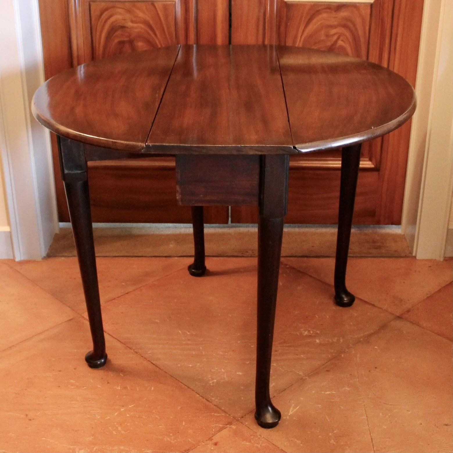 Small George II English Mahogany Drop-Leaf Table