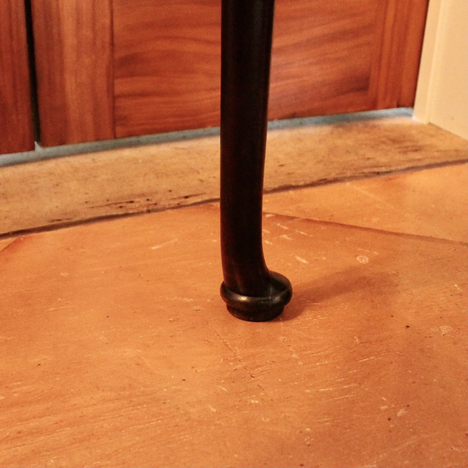 Small George II English Mahogany Drop-Leaf Table