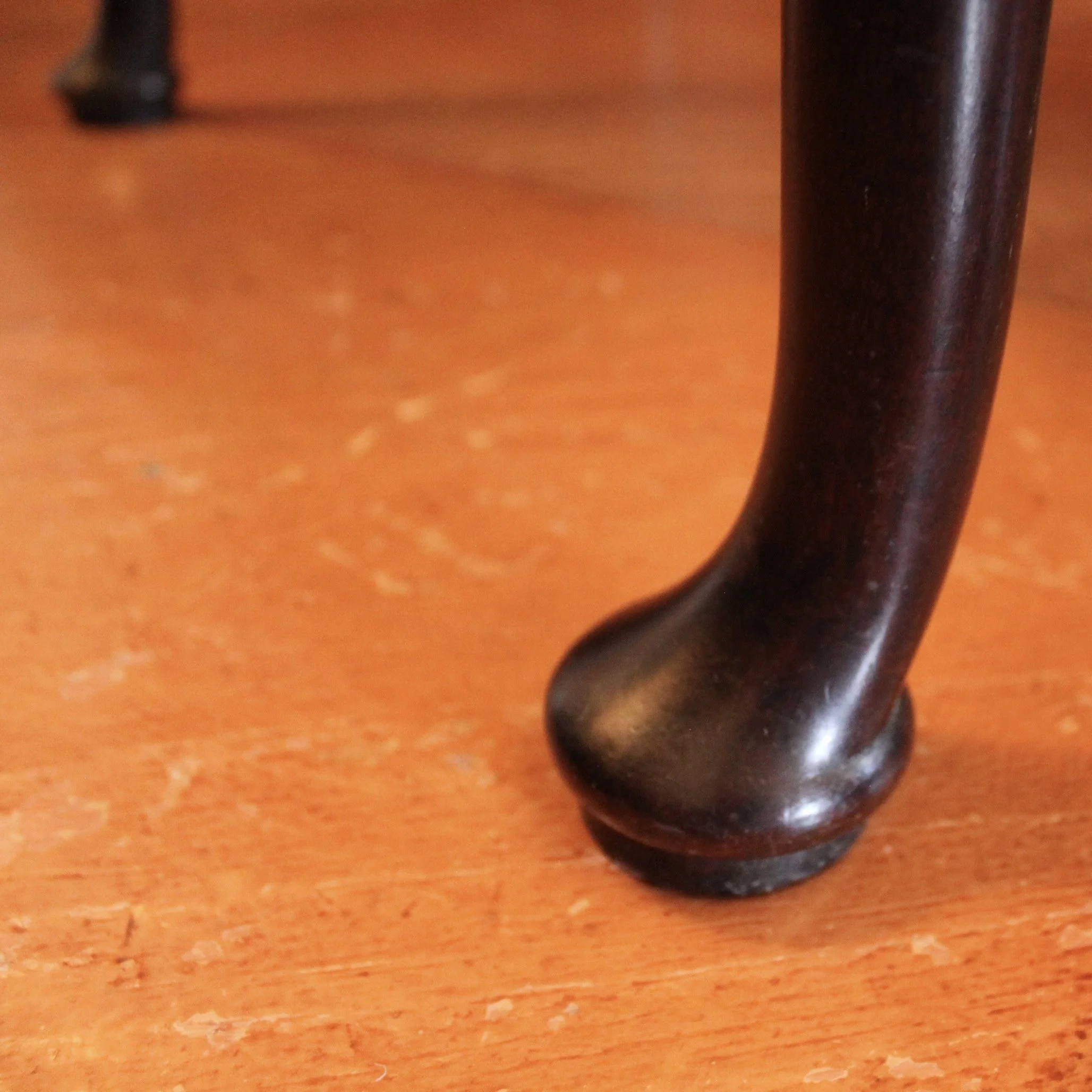 Small George II English Mahogany Drop-Leaf Table