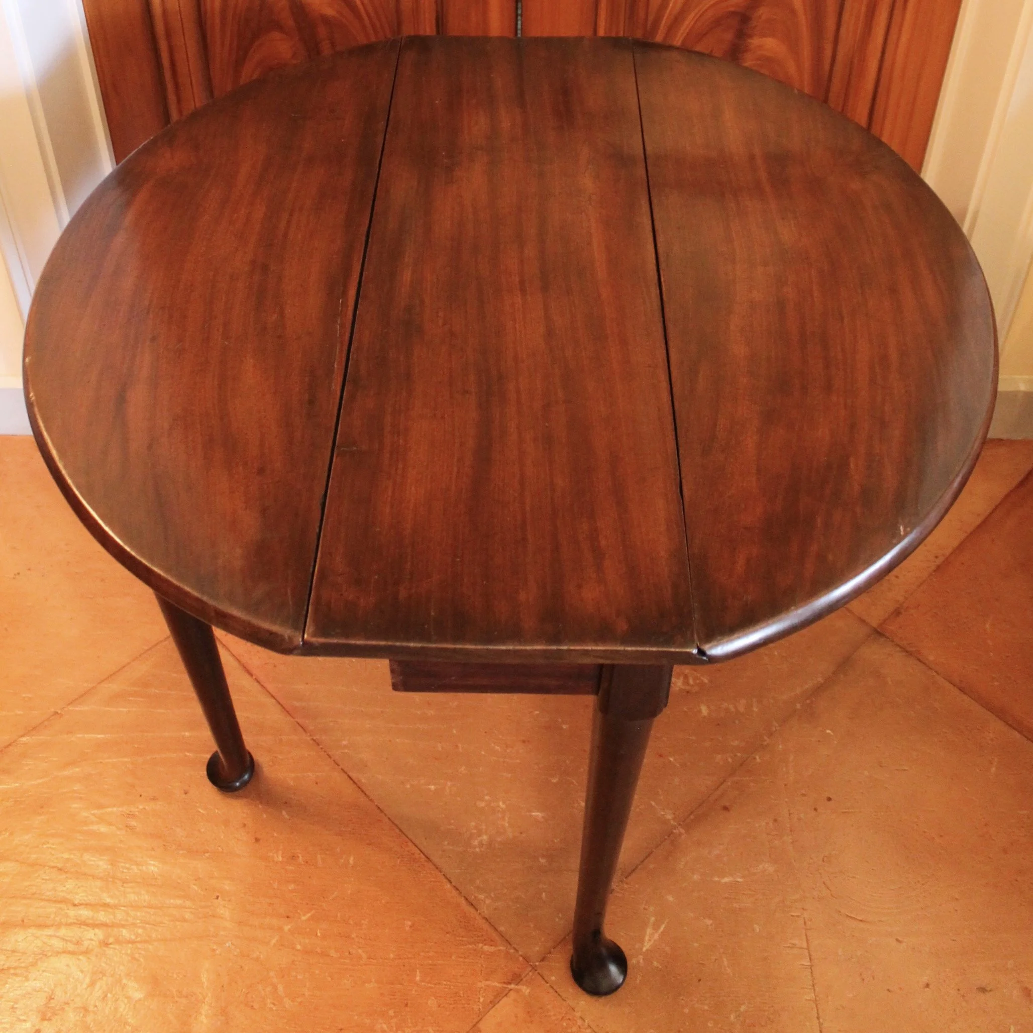 Small George II English Mahogany Drop-Leaf Table