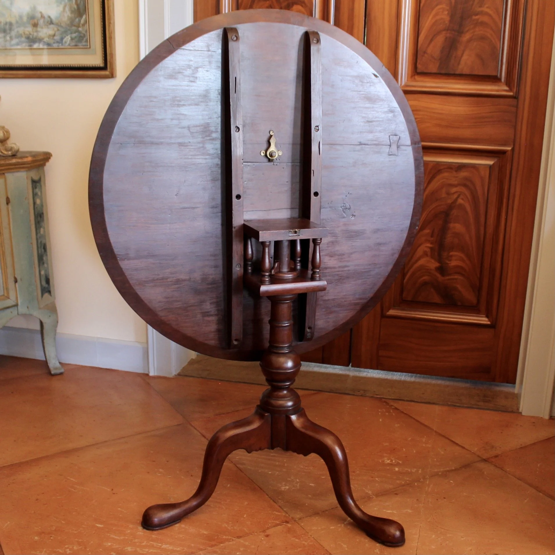 Large American Pennsylvania Cherry Dish Top Tilt Top Table with Pad Feet, 18th Century