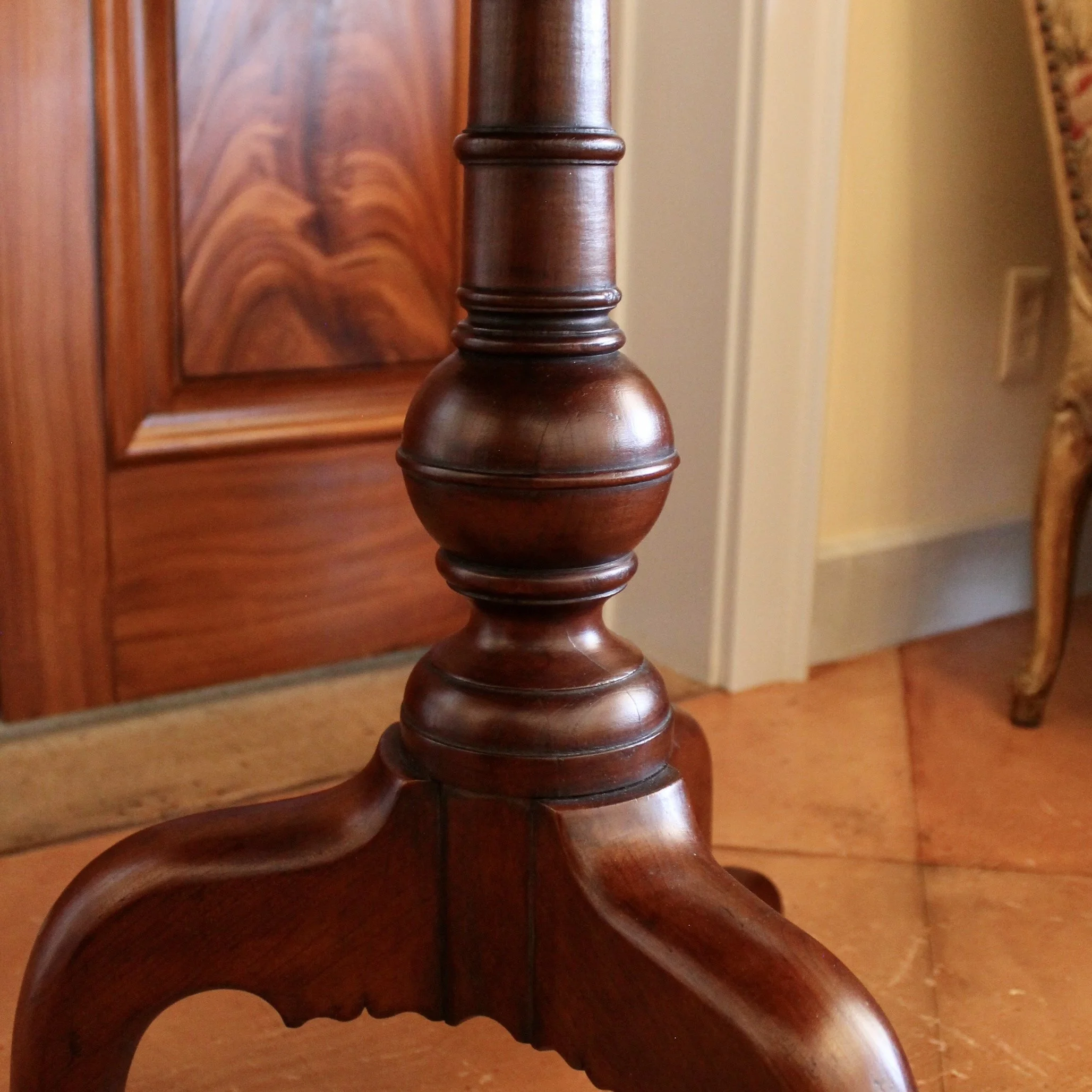Large American Pennsylvania Cherry Dish Top Tilt Top Table with Pad Feet, 18th Century