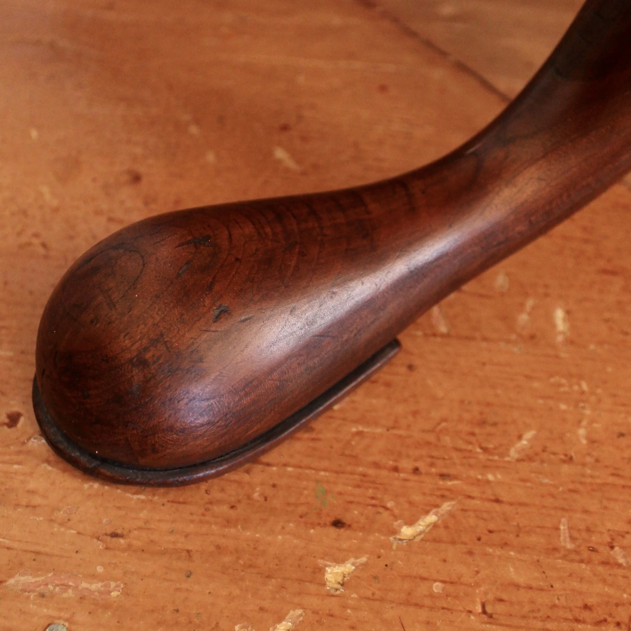 Large American Pennsylvania Cherry Dish Top Tilt Top Table with Pad Feet, 18th Century