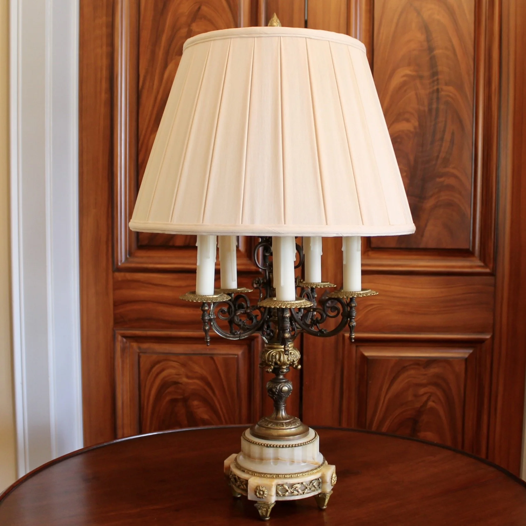 Bronze and Alabaster Belle Époque Era Antique Lamp