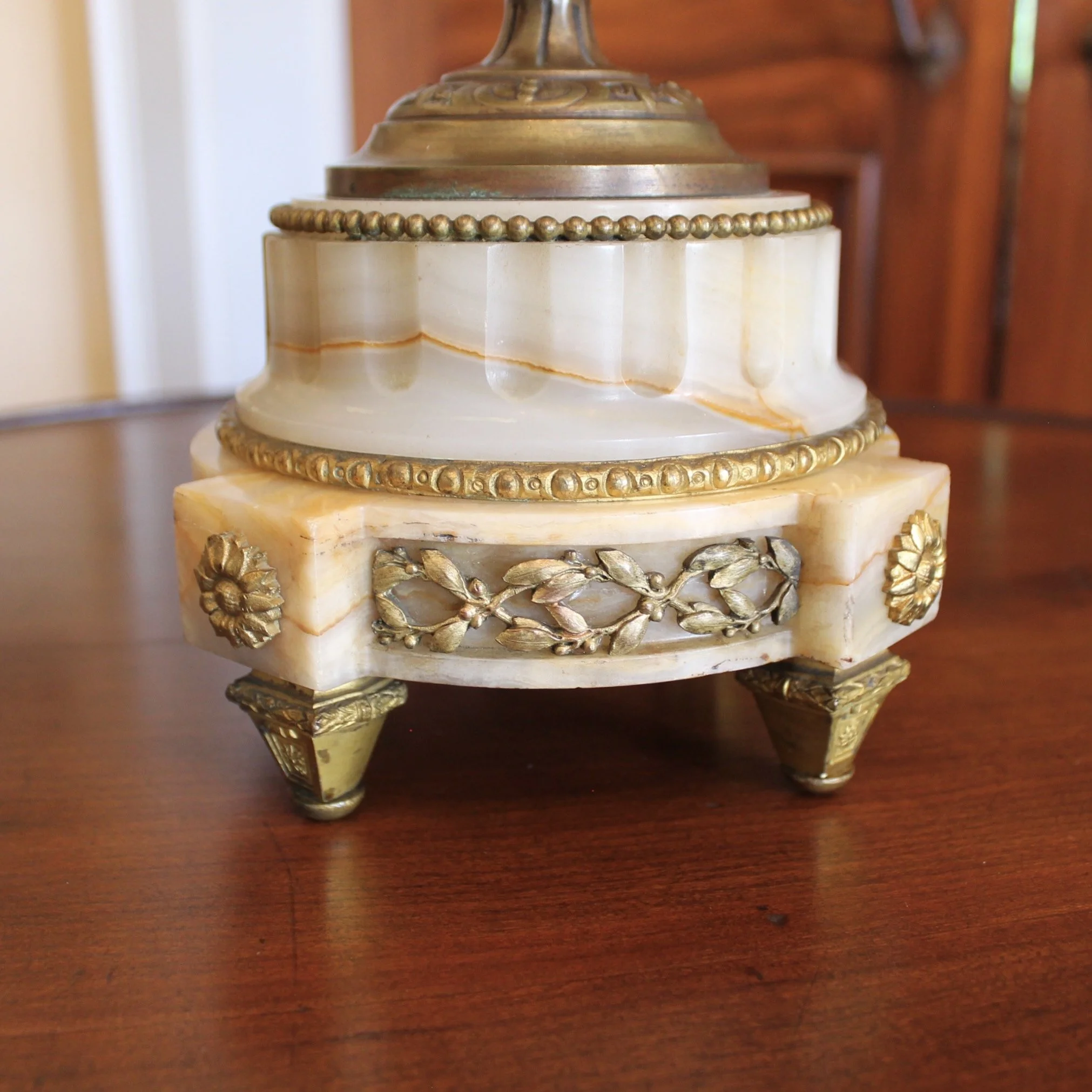 Bronze and Alabaster Belle Époque Era Antique Lamp