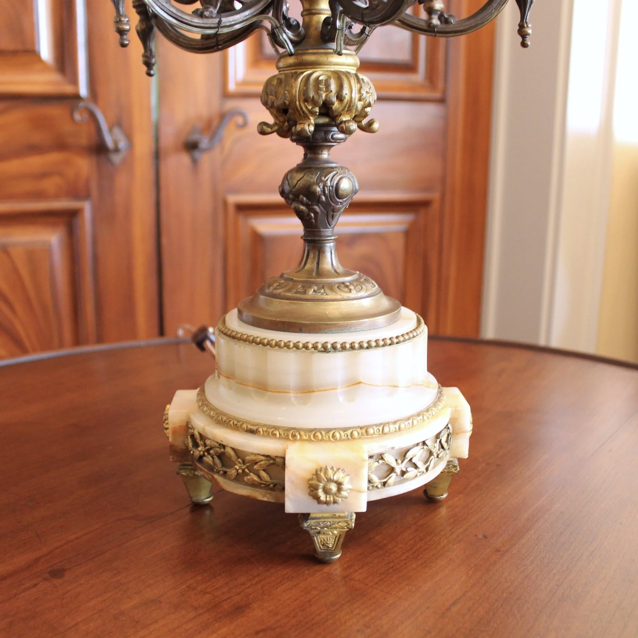 Bronze and Alabaster Belle Époque Era Antique Lamp