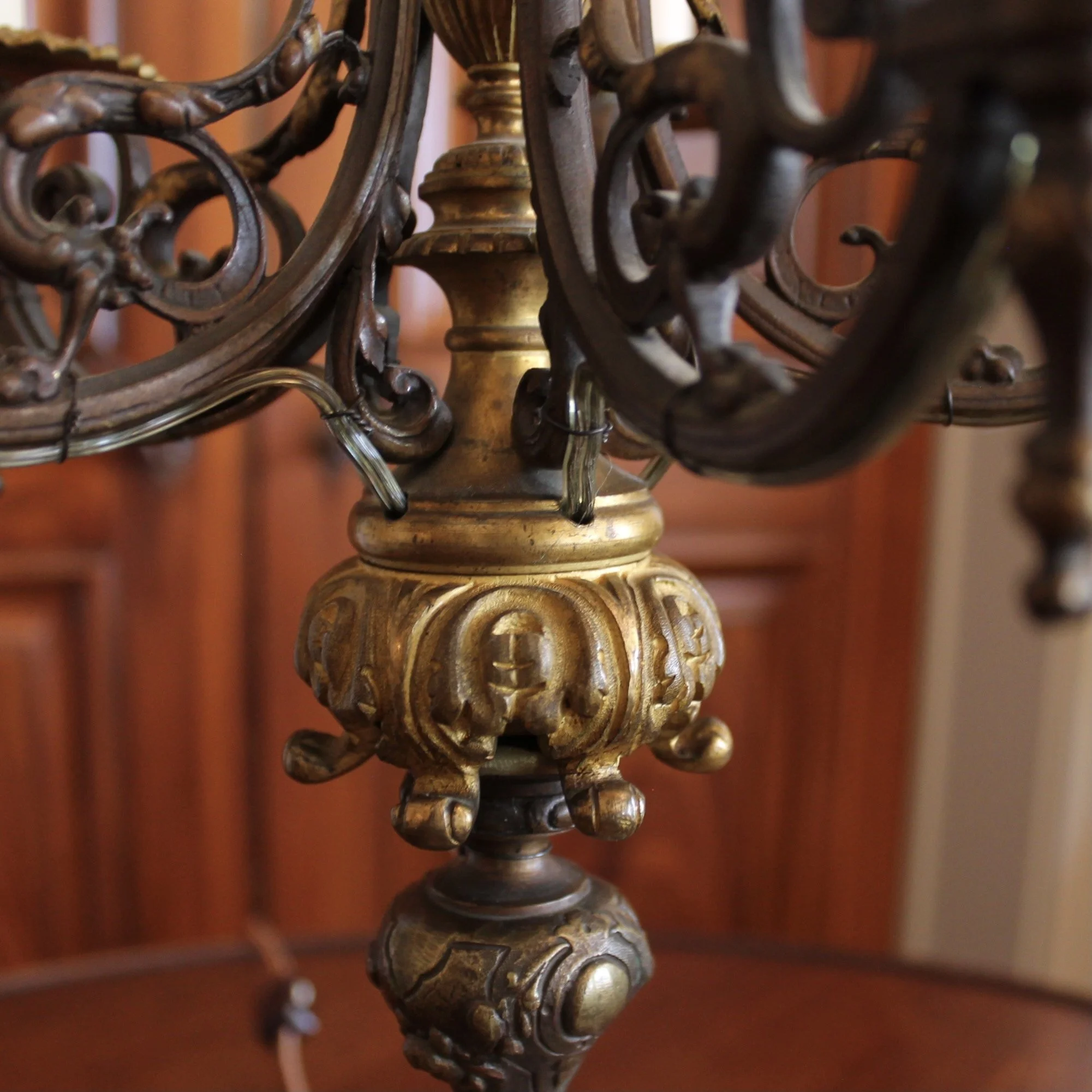 Bronze and Alabaster Belle Époque Era Antique Lamp