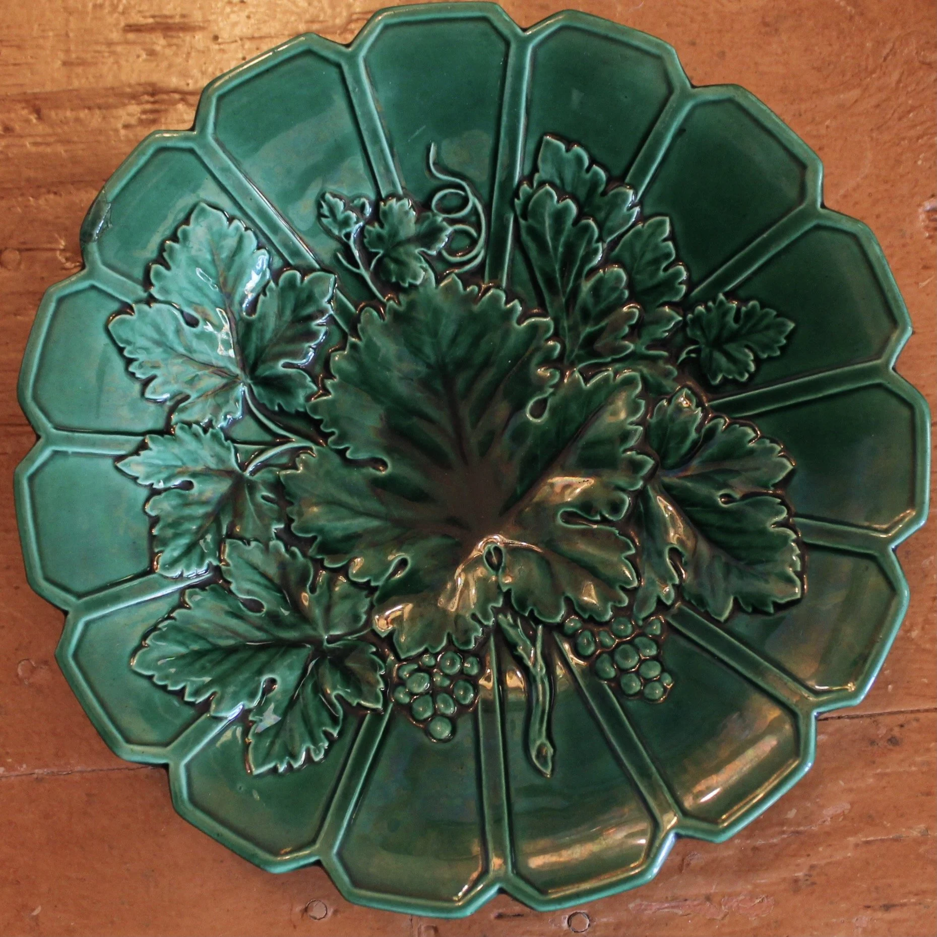 Assembled Set of Nine French Majolica Plates, Gien Vandrevange