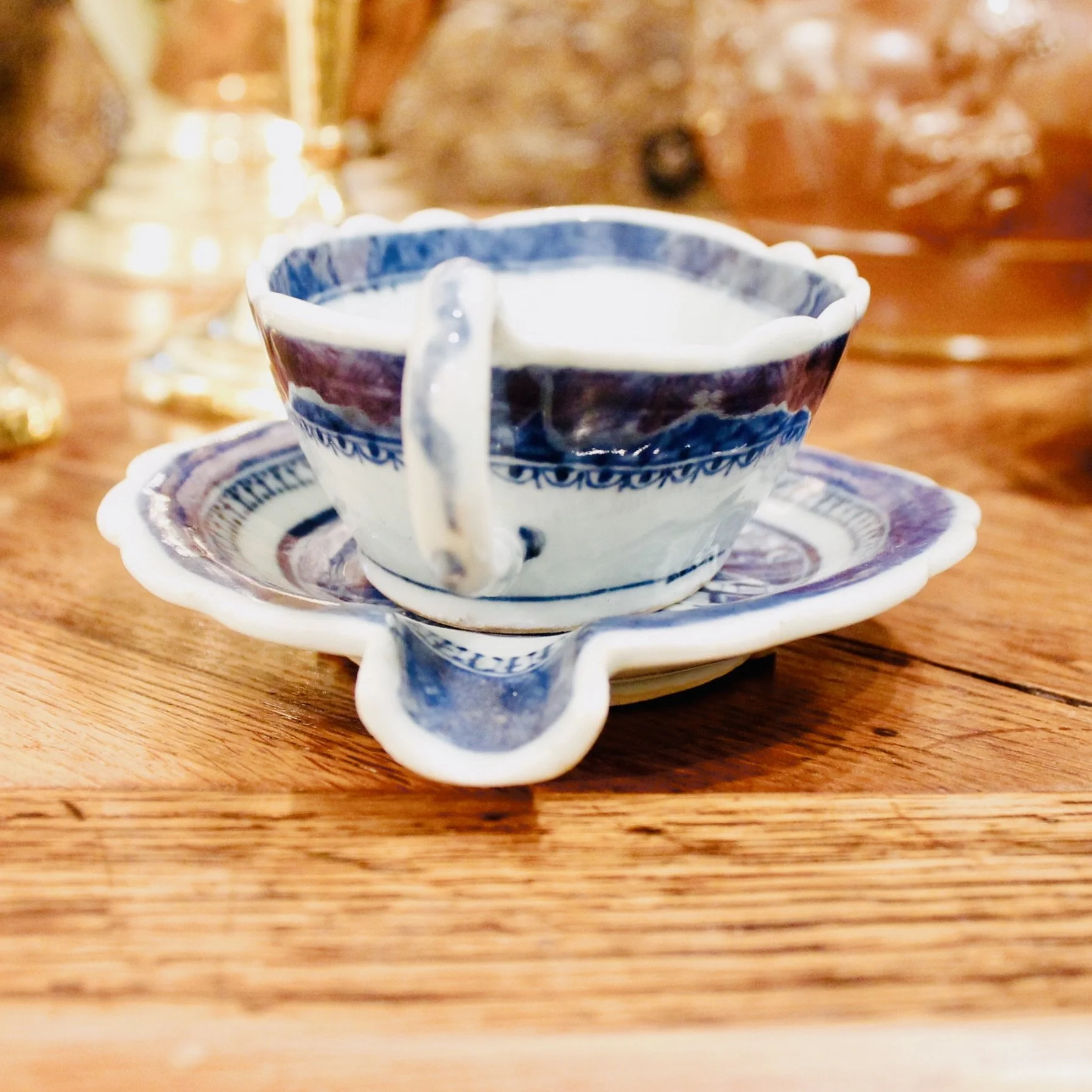 Chinese Export Nanking Porcelain Sauceboat and Undertray