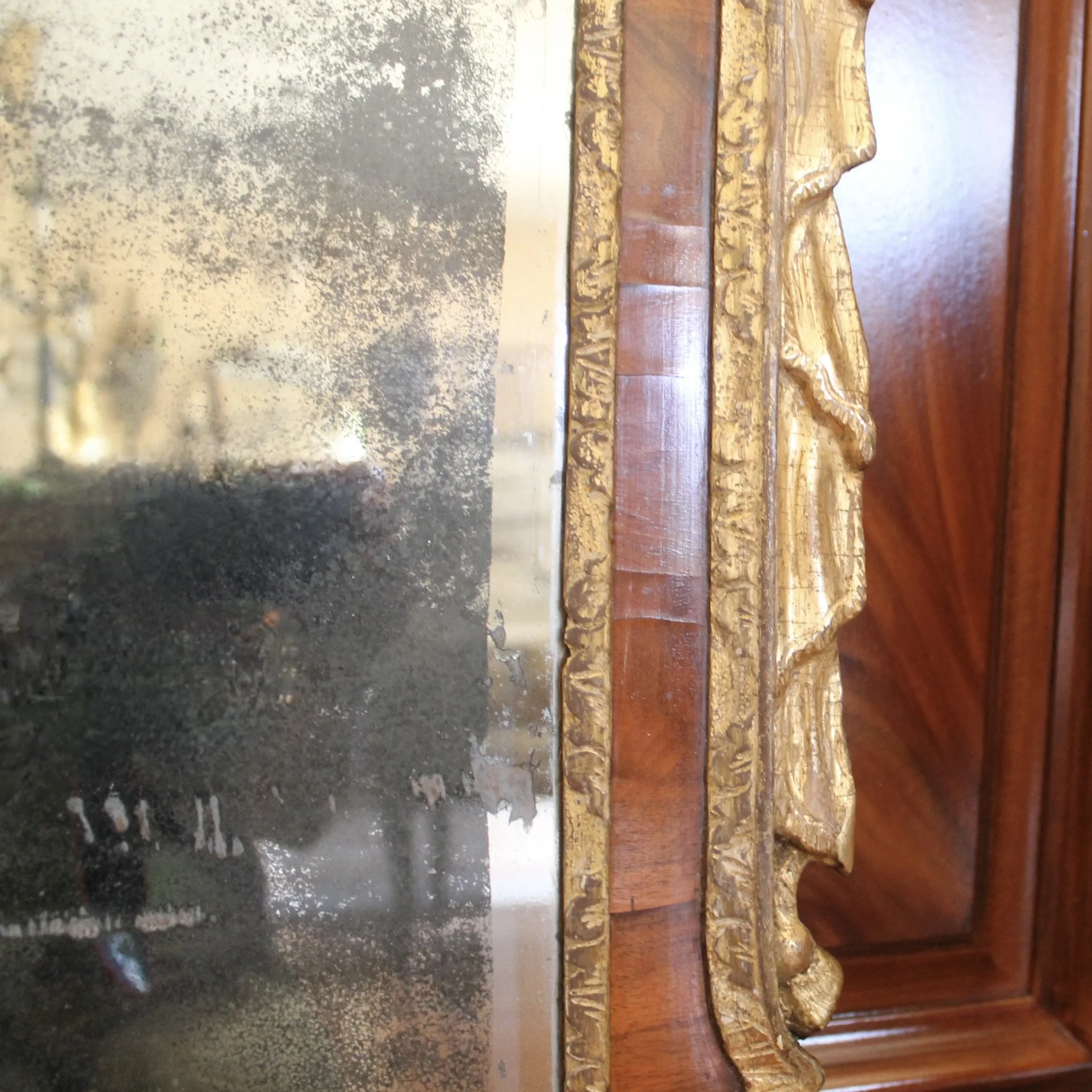 George II Period Scroll Pedimented Walnut and Giltwood Mirror with Eagle