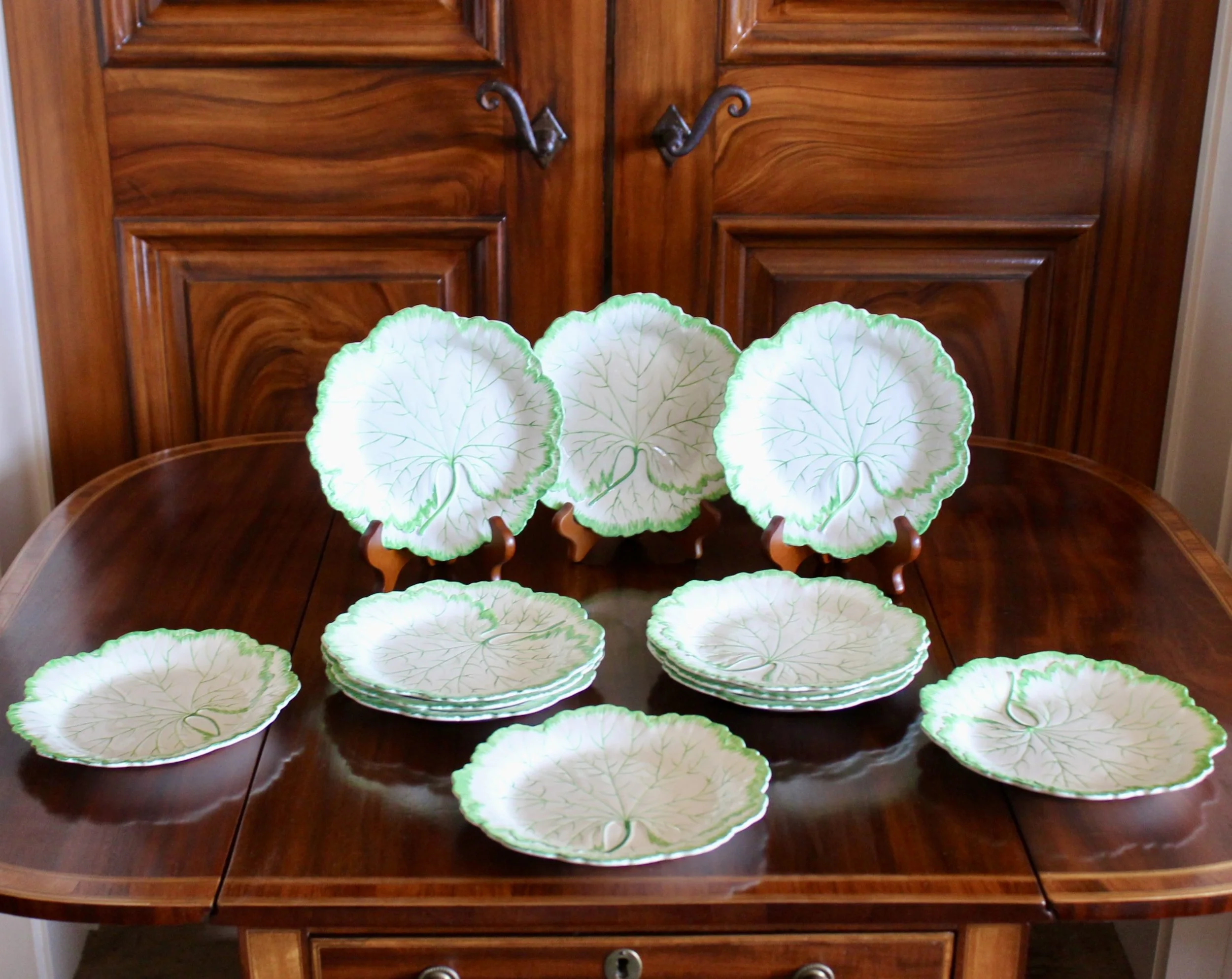 Rare Set of 12 Wedgwood White Majolica Geranium Leaf Dessert Plates