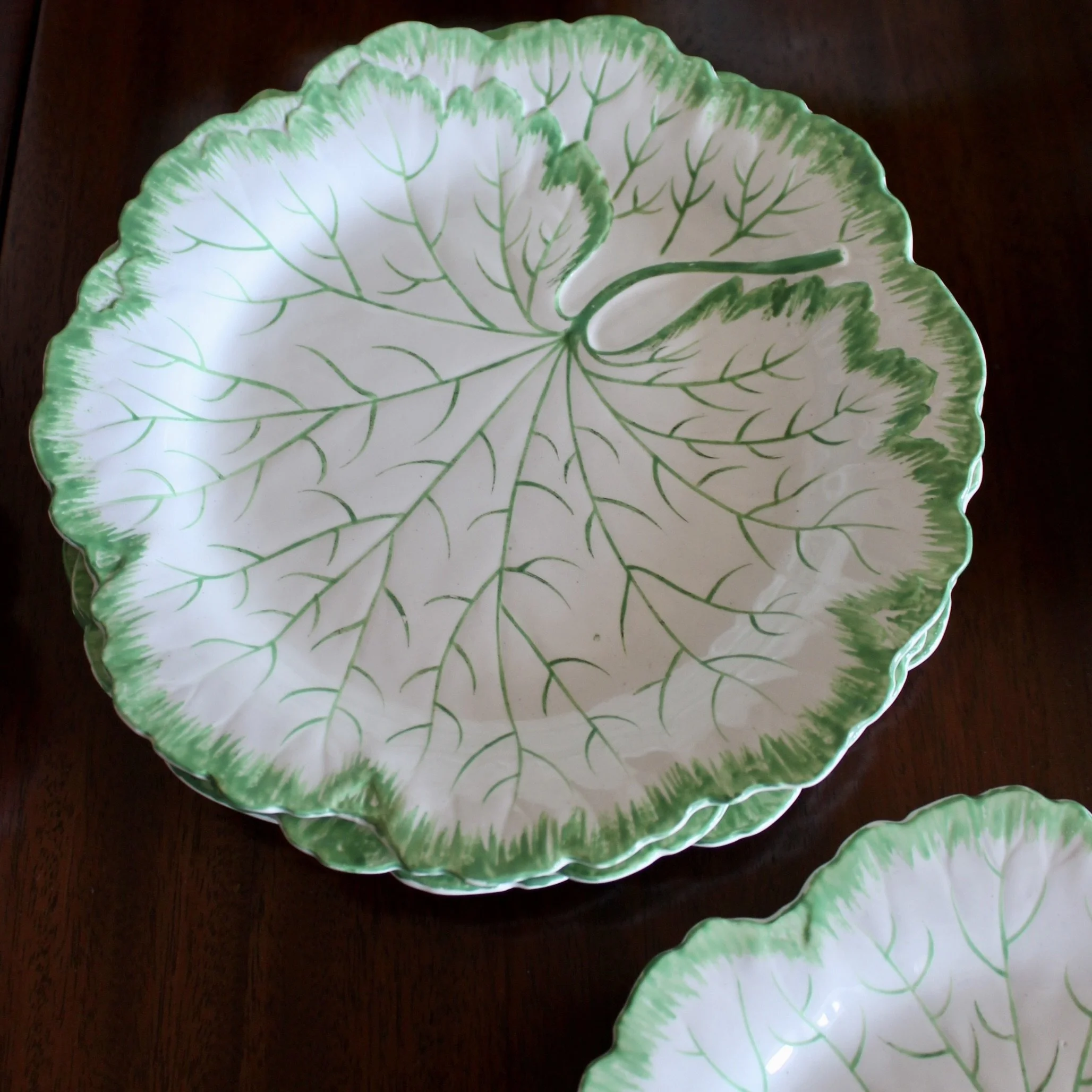 Rare Set of 12 Wedgwood White Majolica Geranium Leaf Dessert Plates
