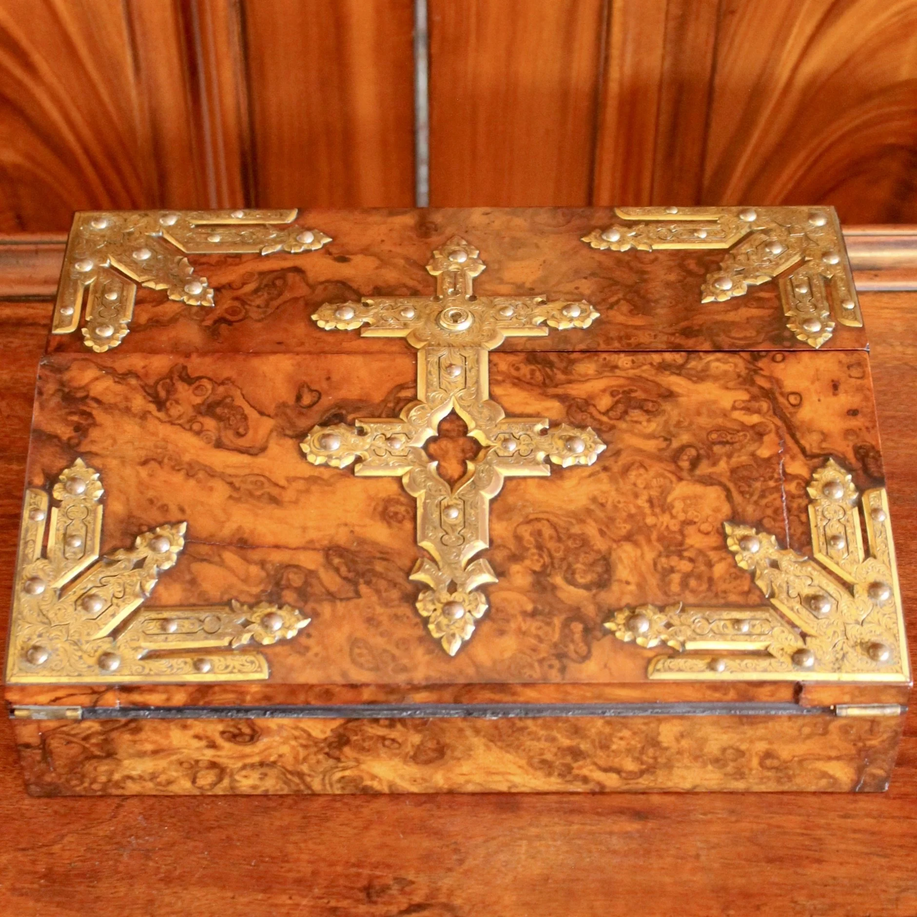 Burl Wood Writing Box, George Betjemann and Sons