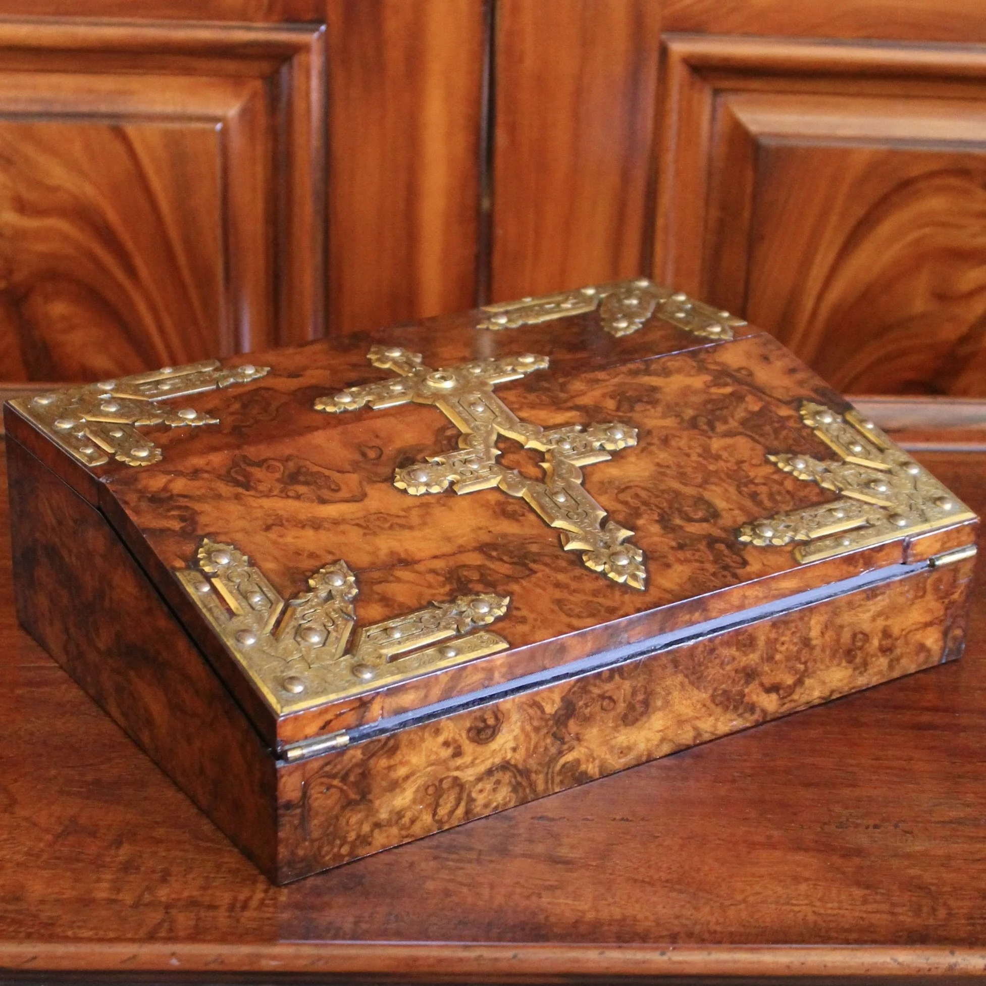 Burl Wood Writing Box, George Betjemann and Sons