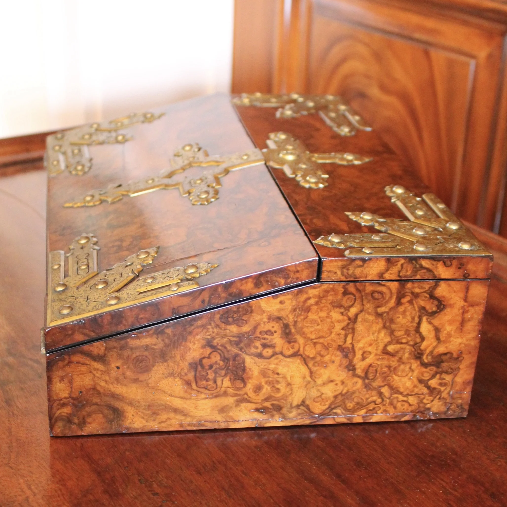 Burl Wood Writing Box, George Betjemann and Sons