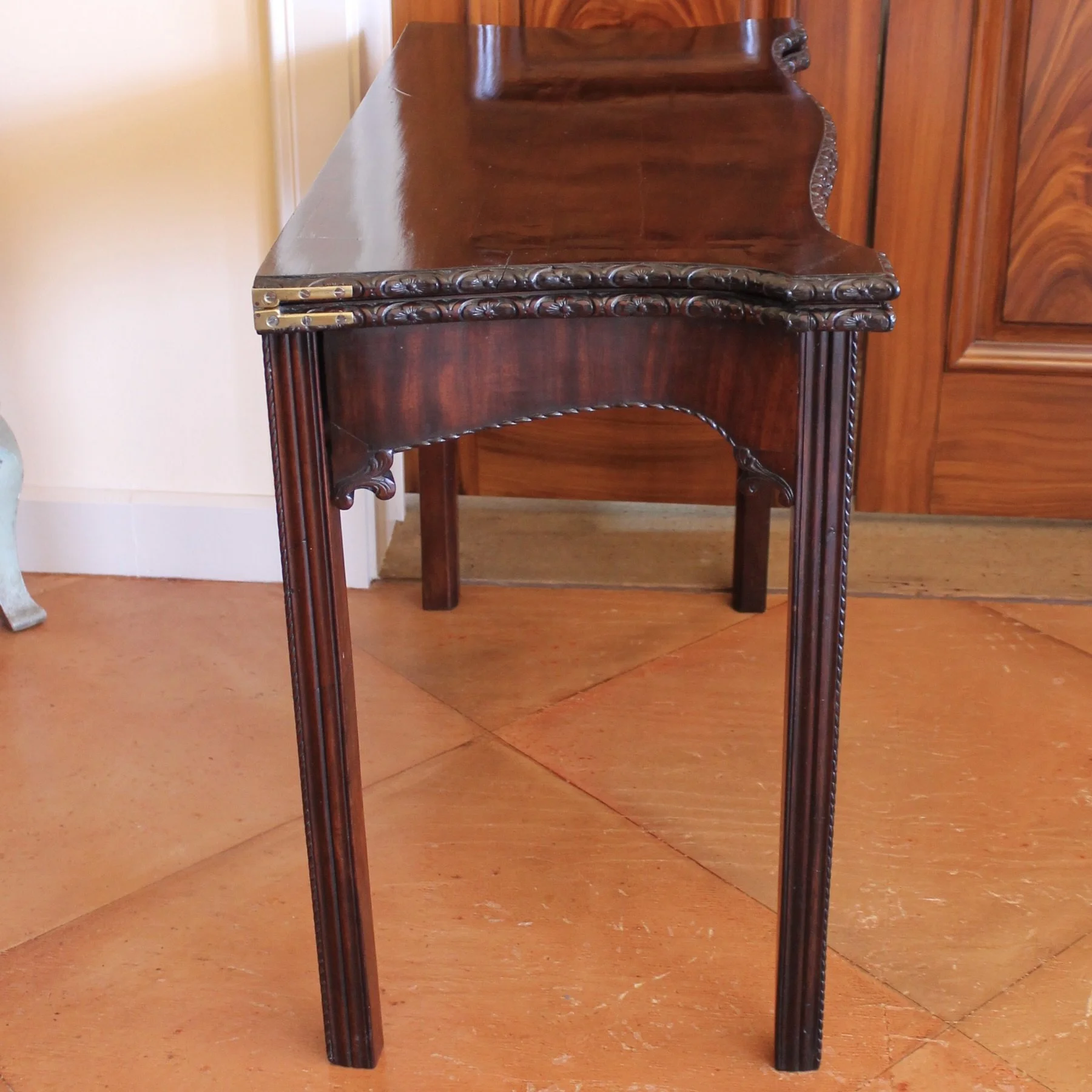 Georgian Game Table With Carved Rosette Edge