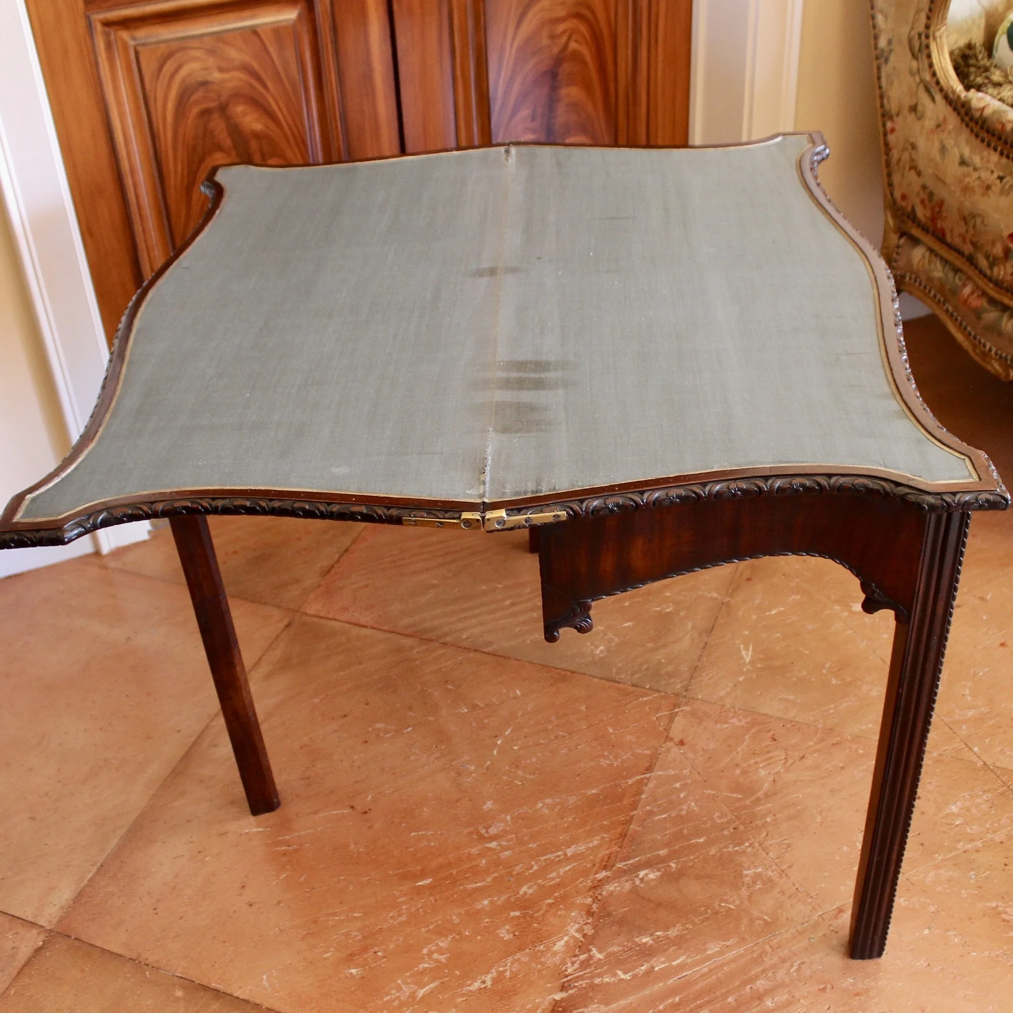 Georgian Game Table With Carved Rosette Edge