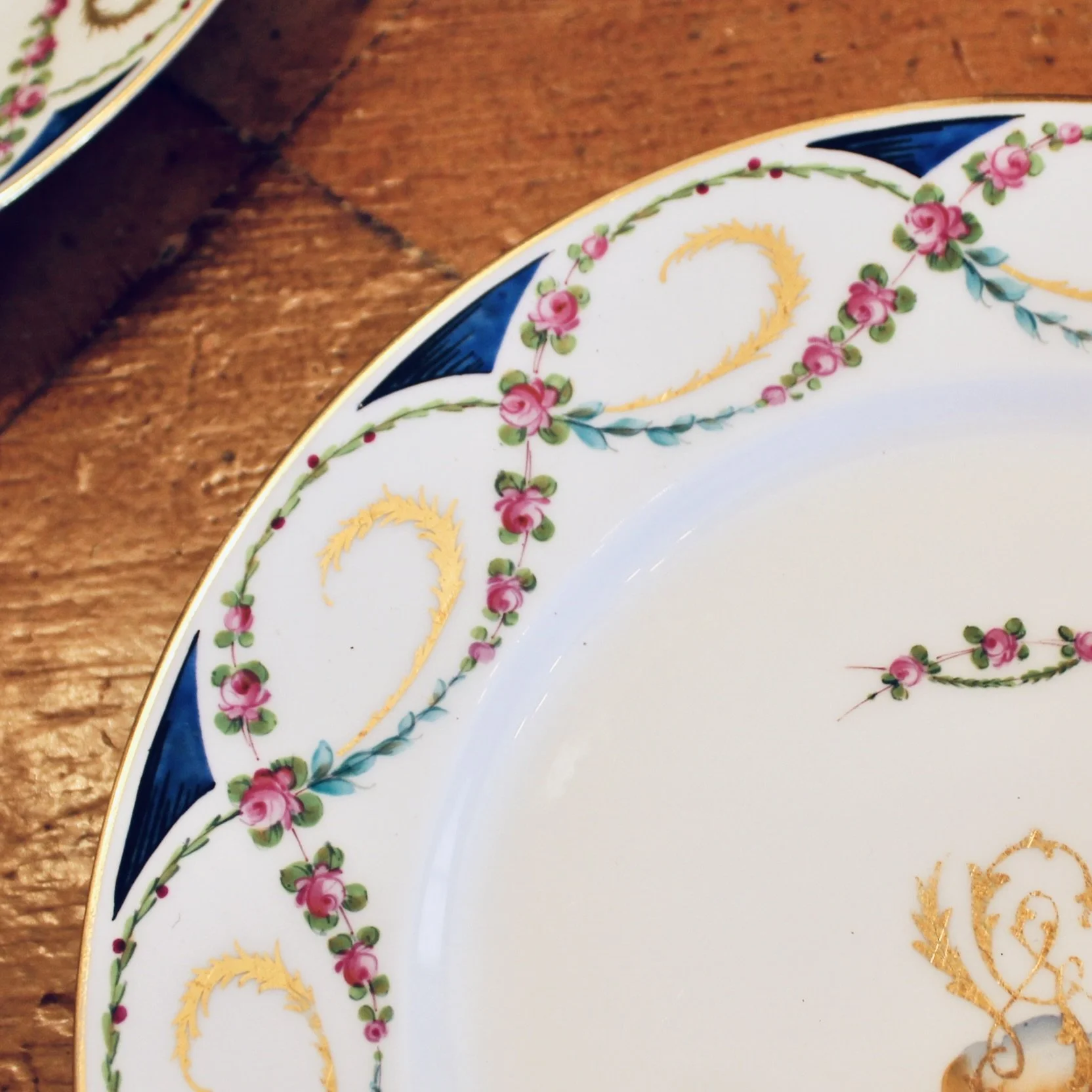 Chinese Export Style Porcelain Dessert Plates