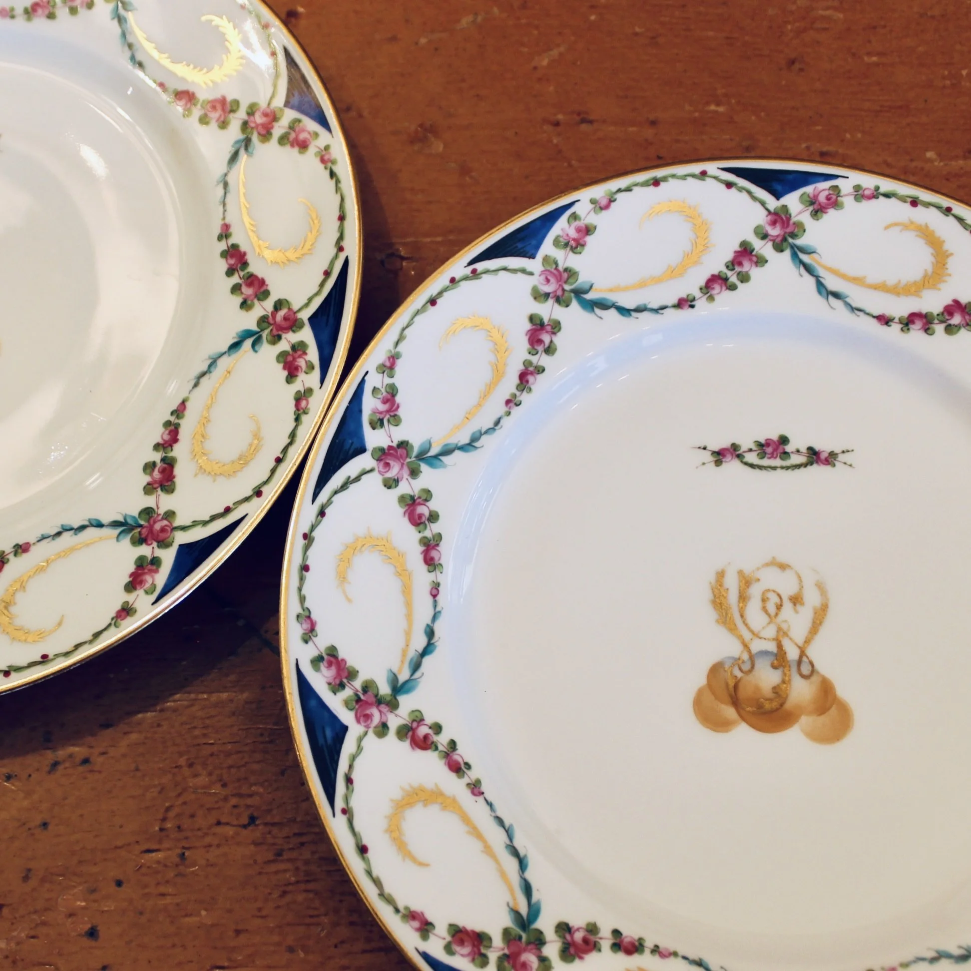 Chinese Export Style Porcelain Dessert Plates
