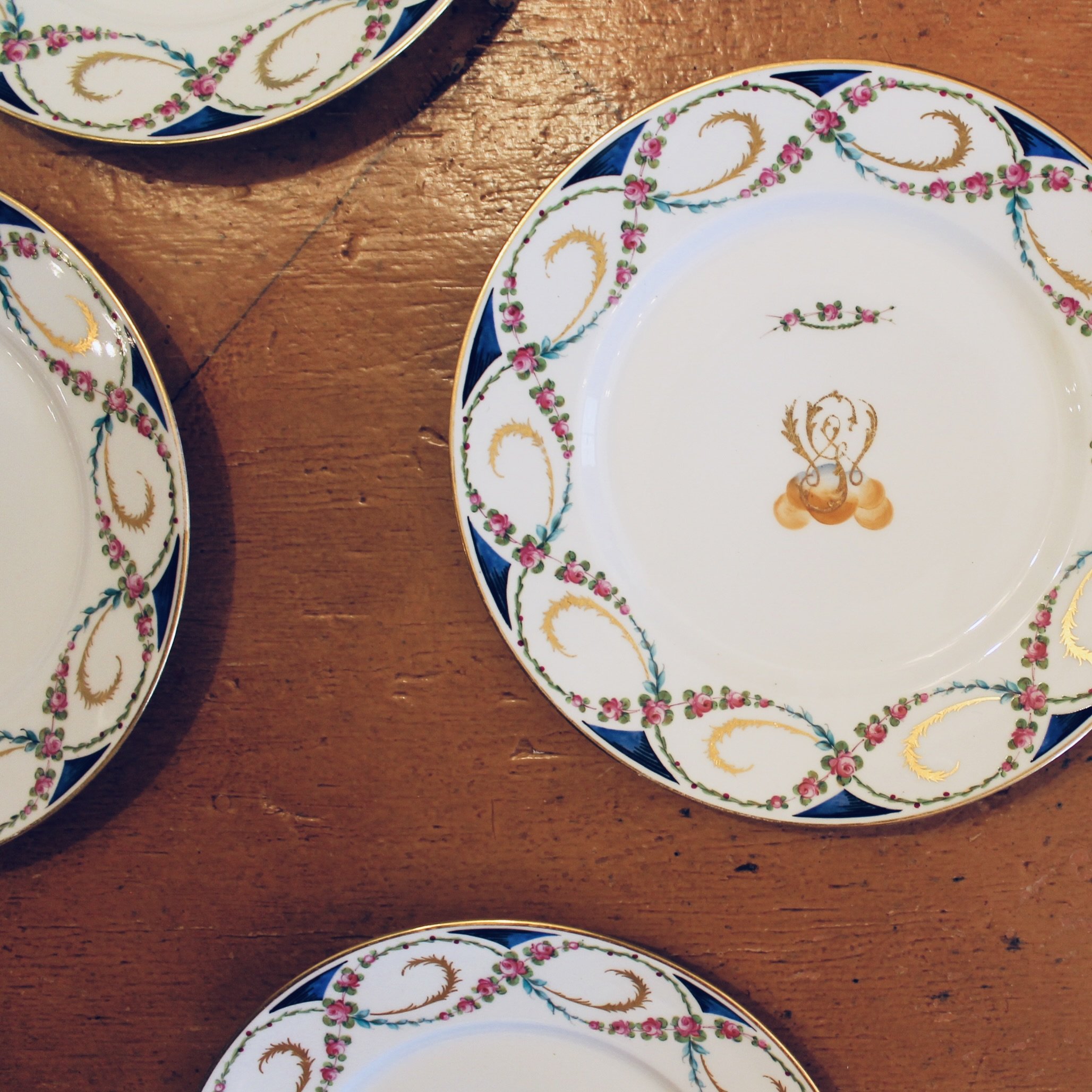 Chinese Export Style Porcelain Dessert Plates