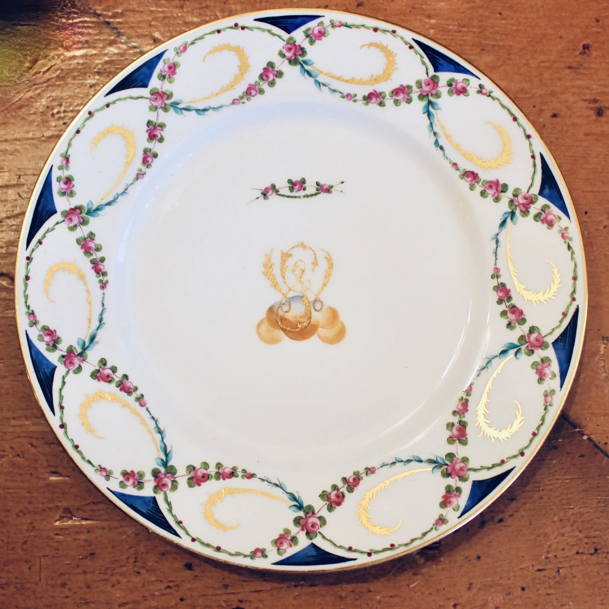 Chinese Export Style Porcelain Dessert Plates