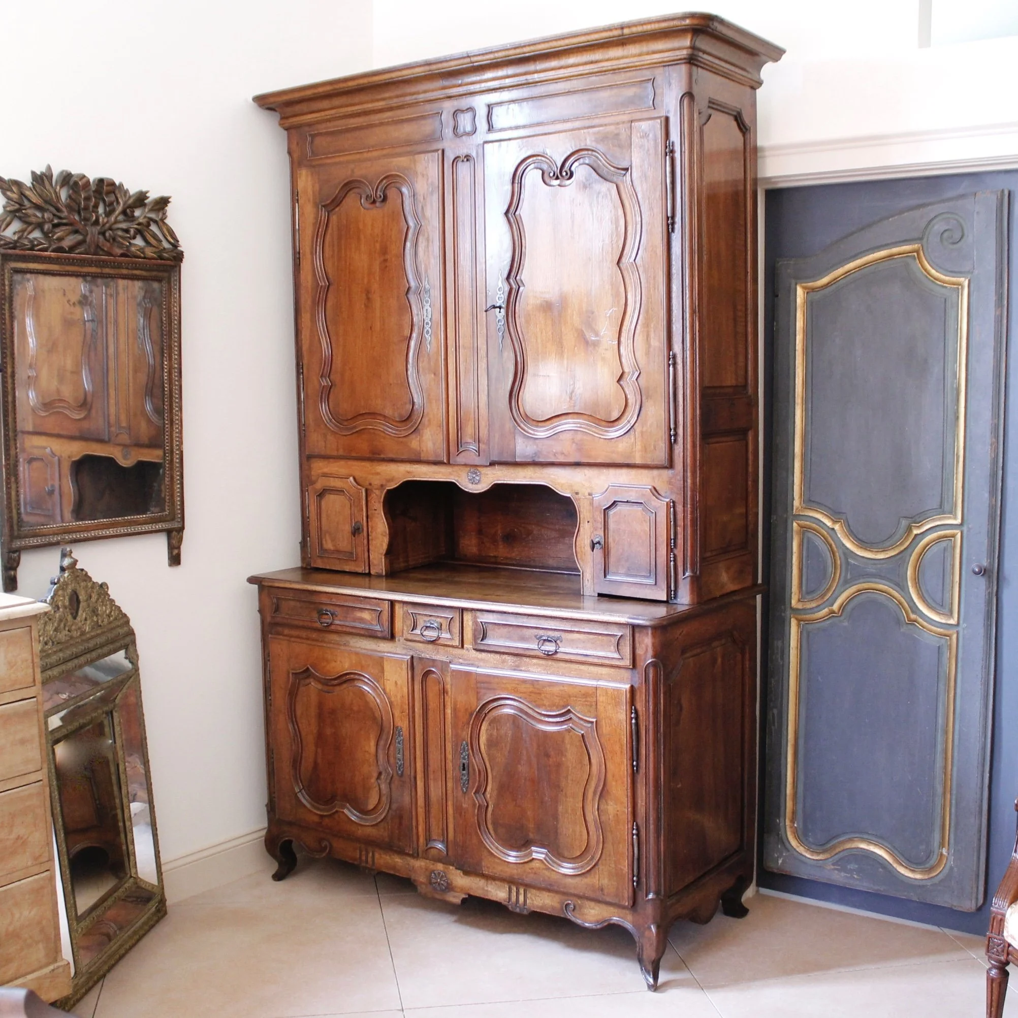 French Provincial Walnut Buffet À Deux Corps, Early 19th Century
