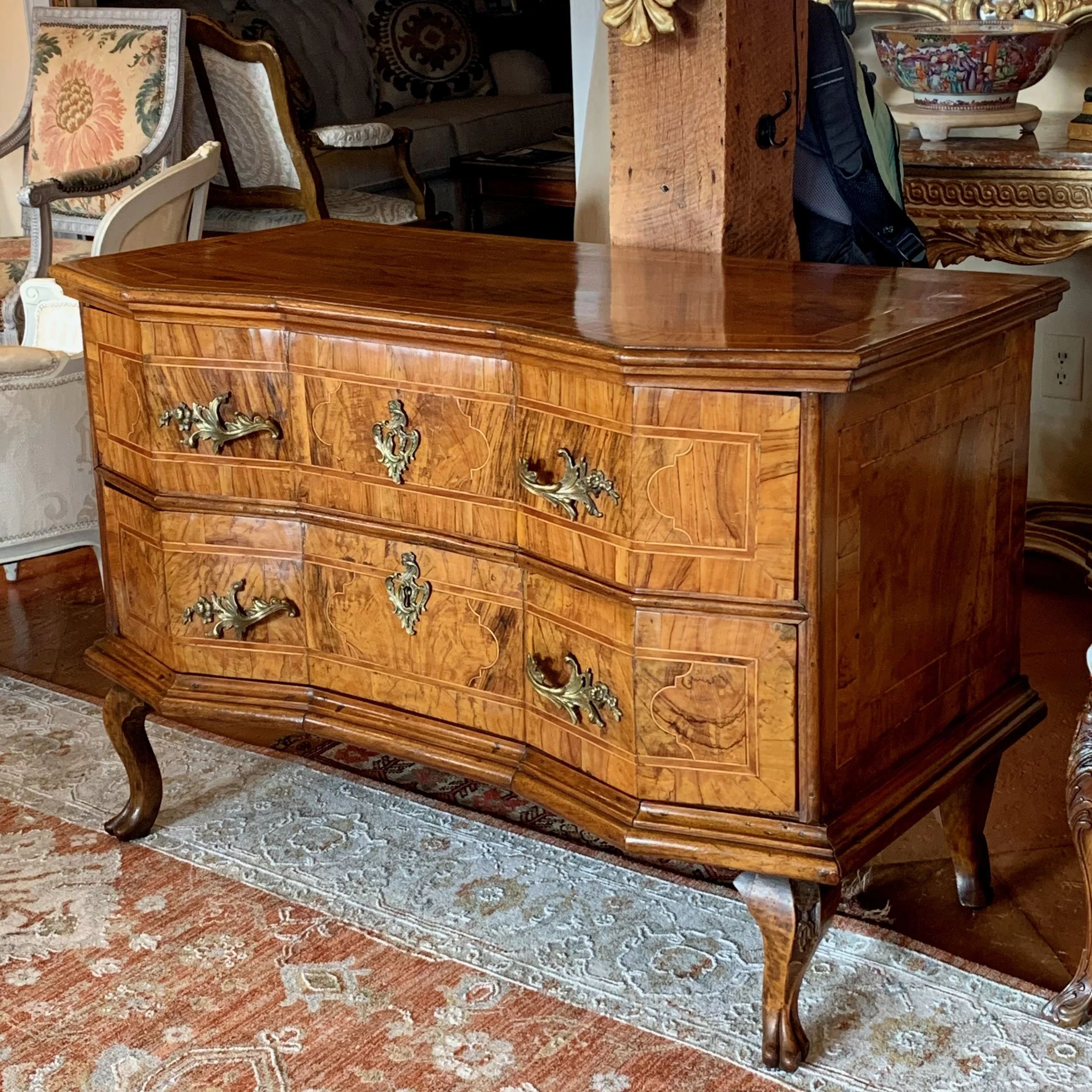north-italian-baroque-marquetry-walnut-commode-sauteuse-18th-century (1)