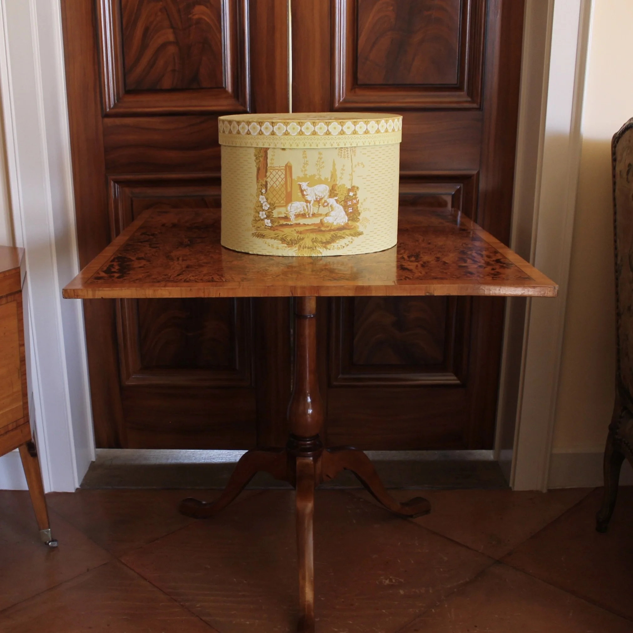 American Chartreuse Scenic Wallpaper Vintage Bandbox