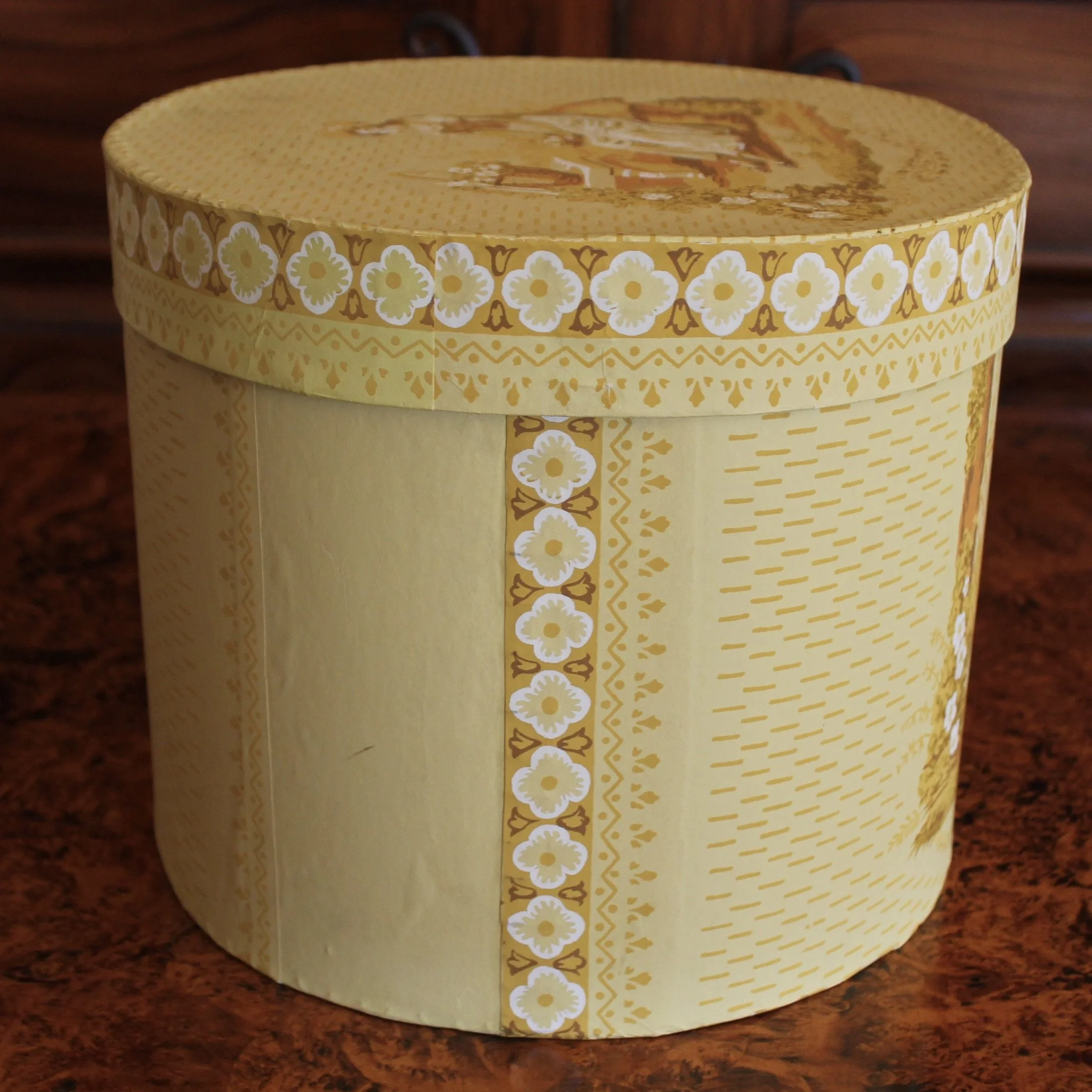 American Chartreuse Scenic Wallpaper Vintage Bandbox
