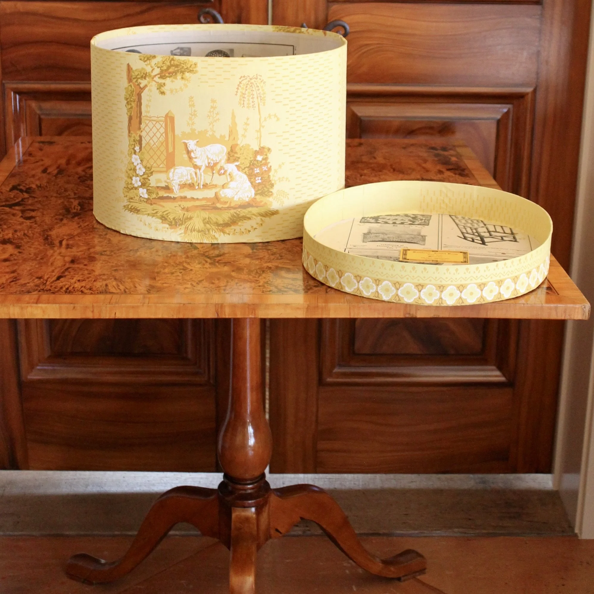 American Chartreuse Scenic Wallpaper Vintage Bandbox