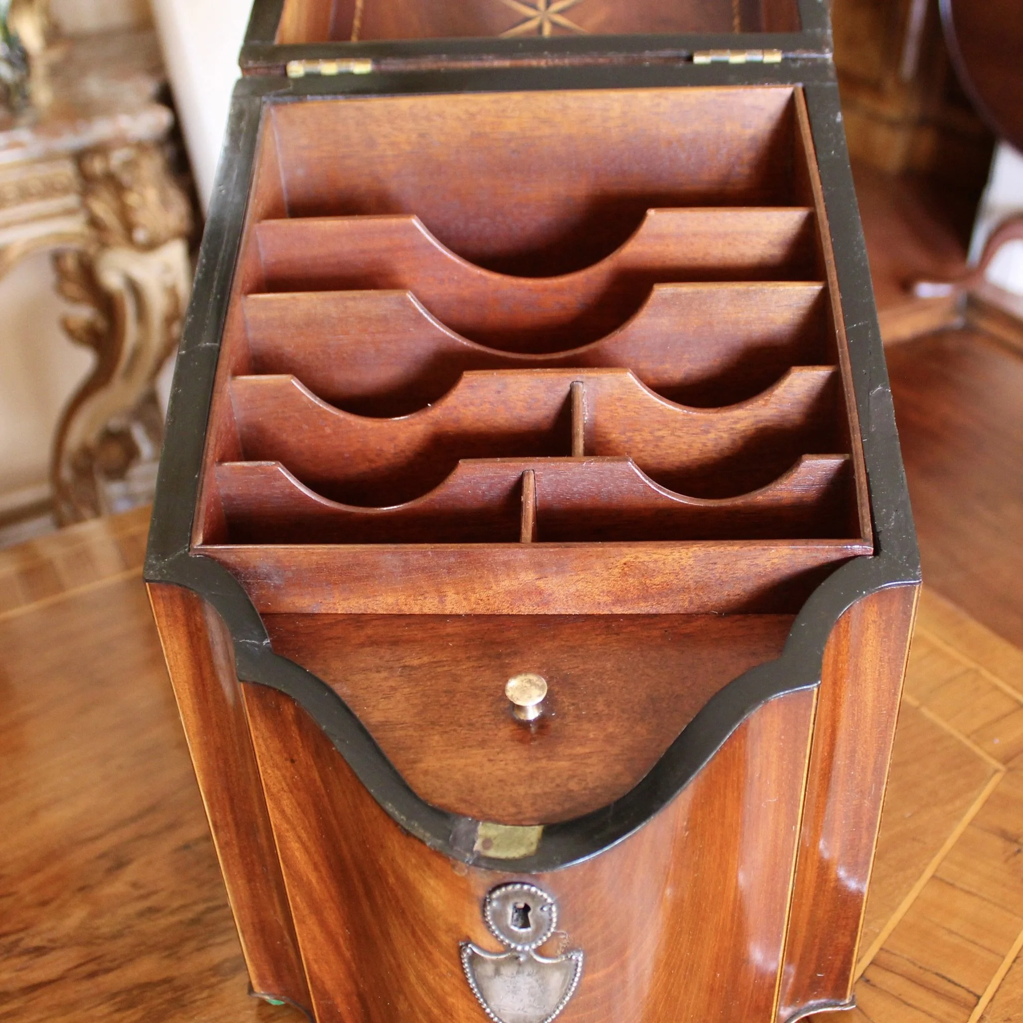 Georgian Inlaid Mahogany Knife Box / Letter Box