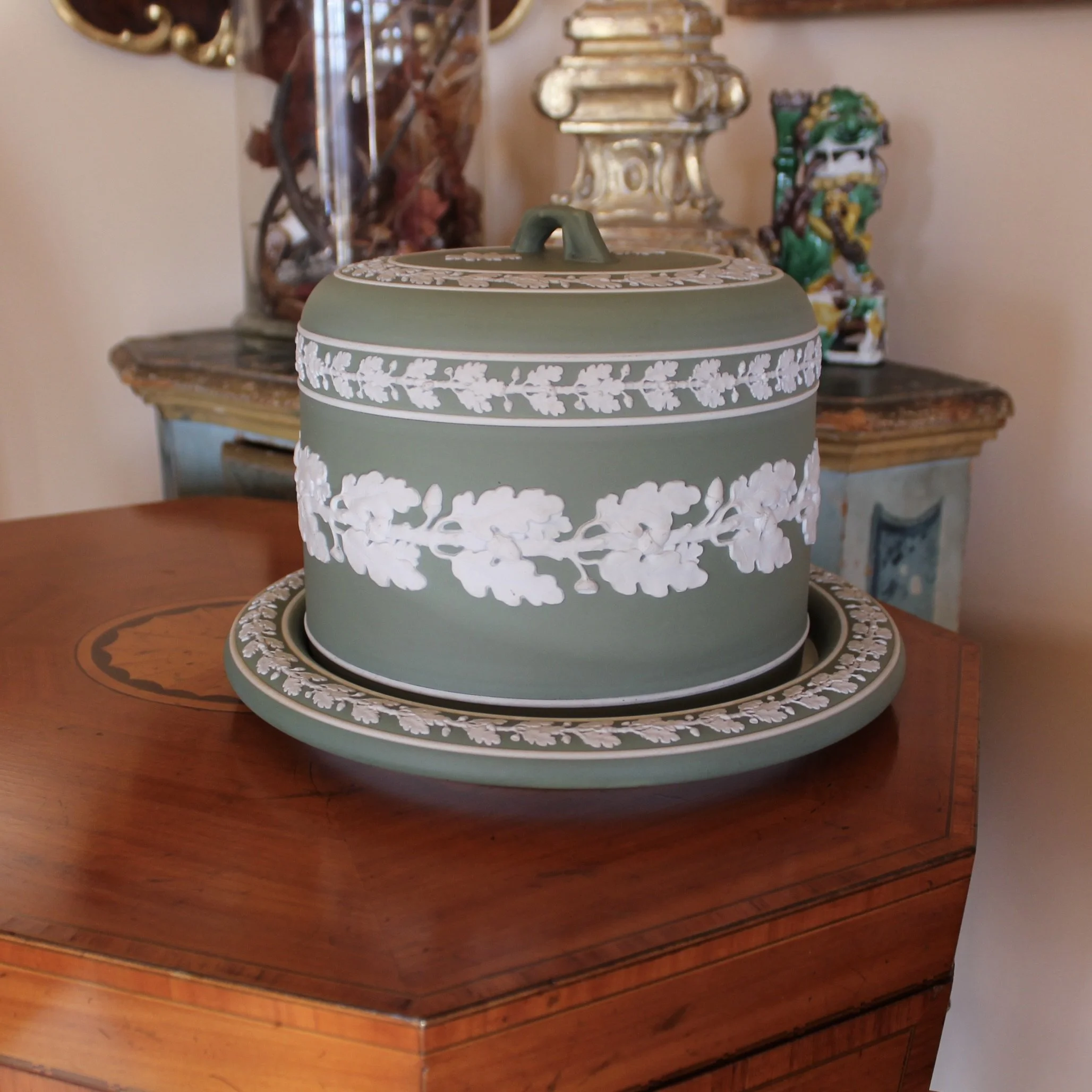 Wedgwood Green and White Cheese Dome with Oak Leaves