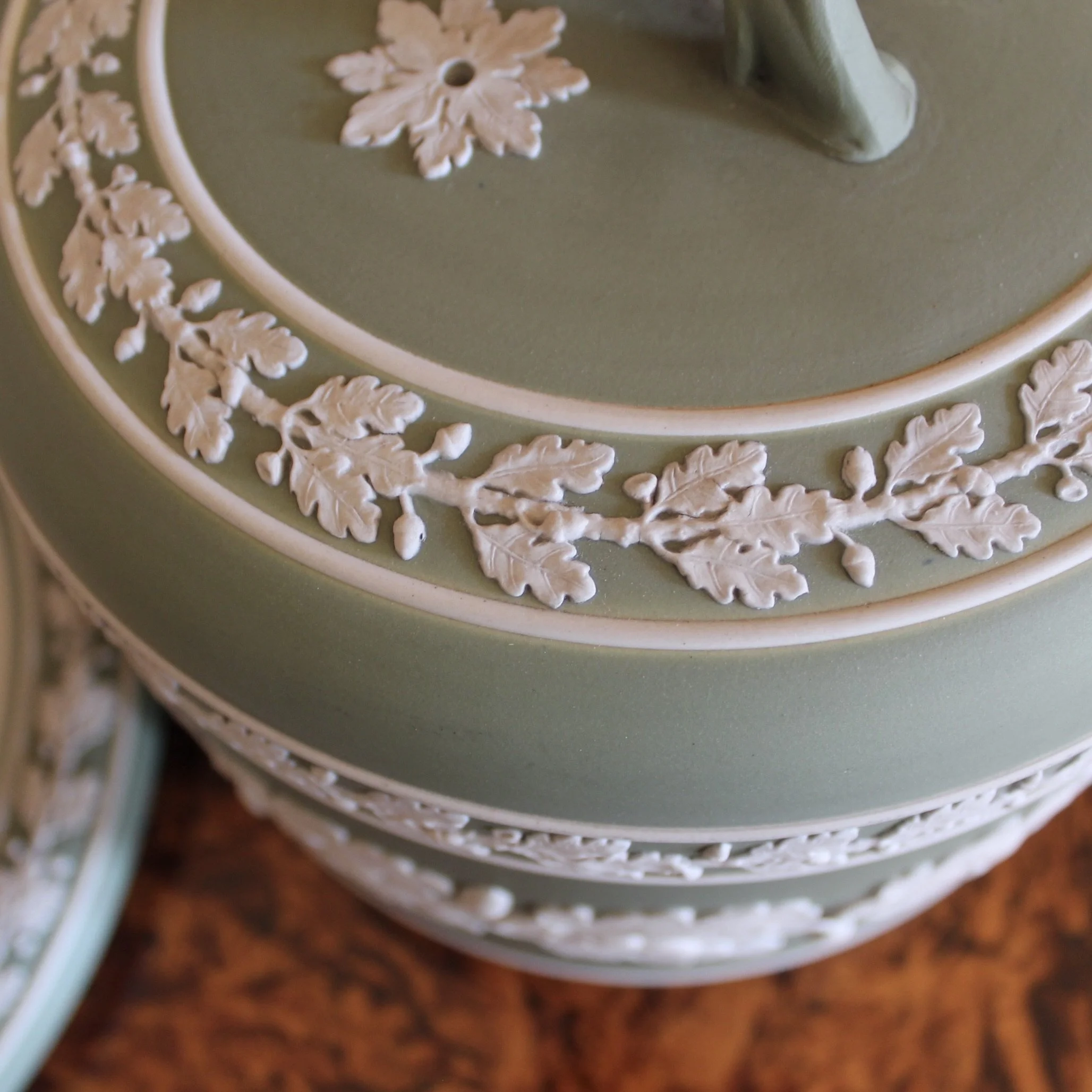 Wedgwood Green and White Cheese Dome with Oak Leaves