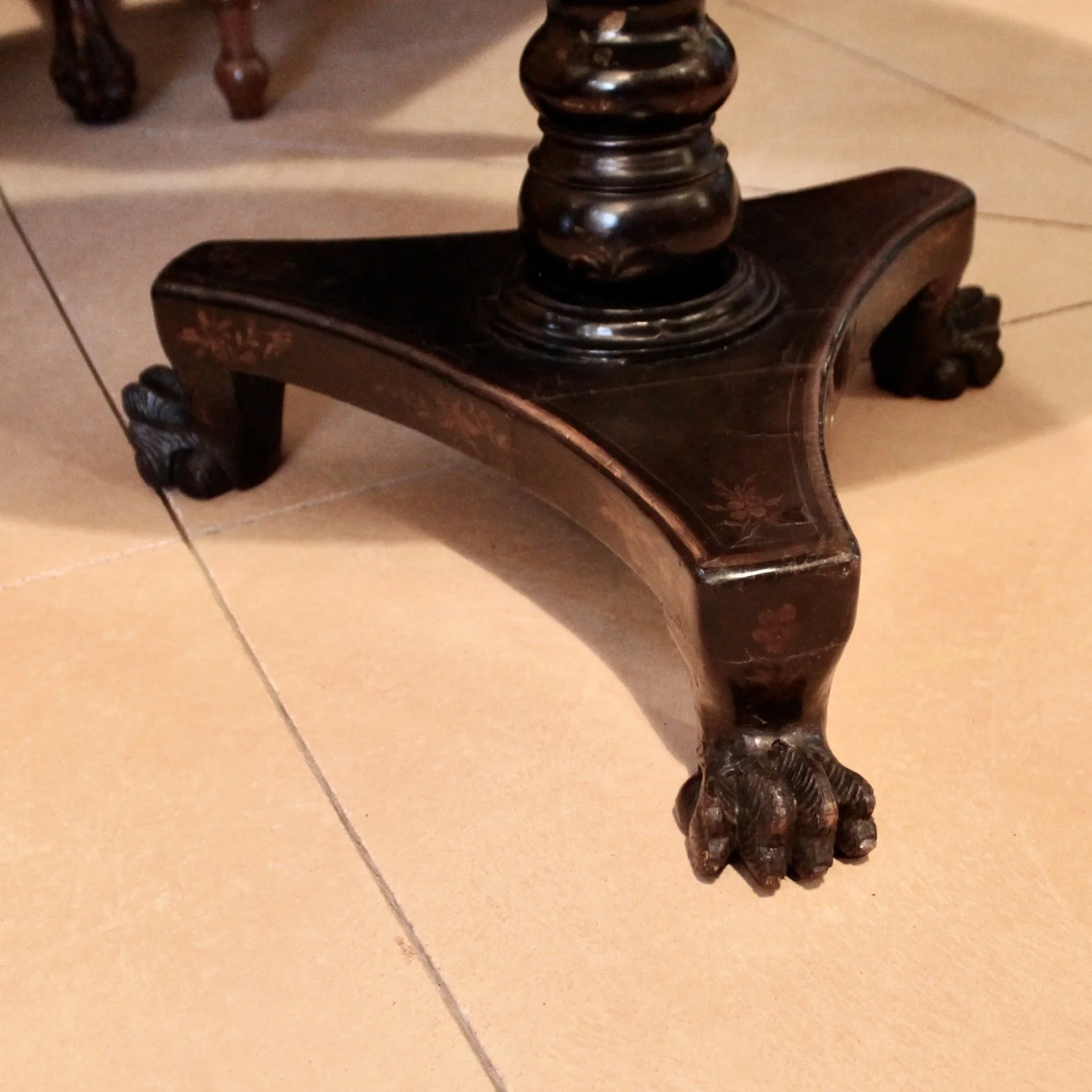 Chinese Export Black Lacquer and Gilt Decorated Tilt Top Table