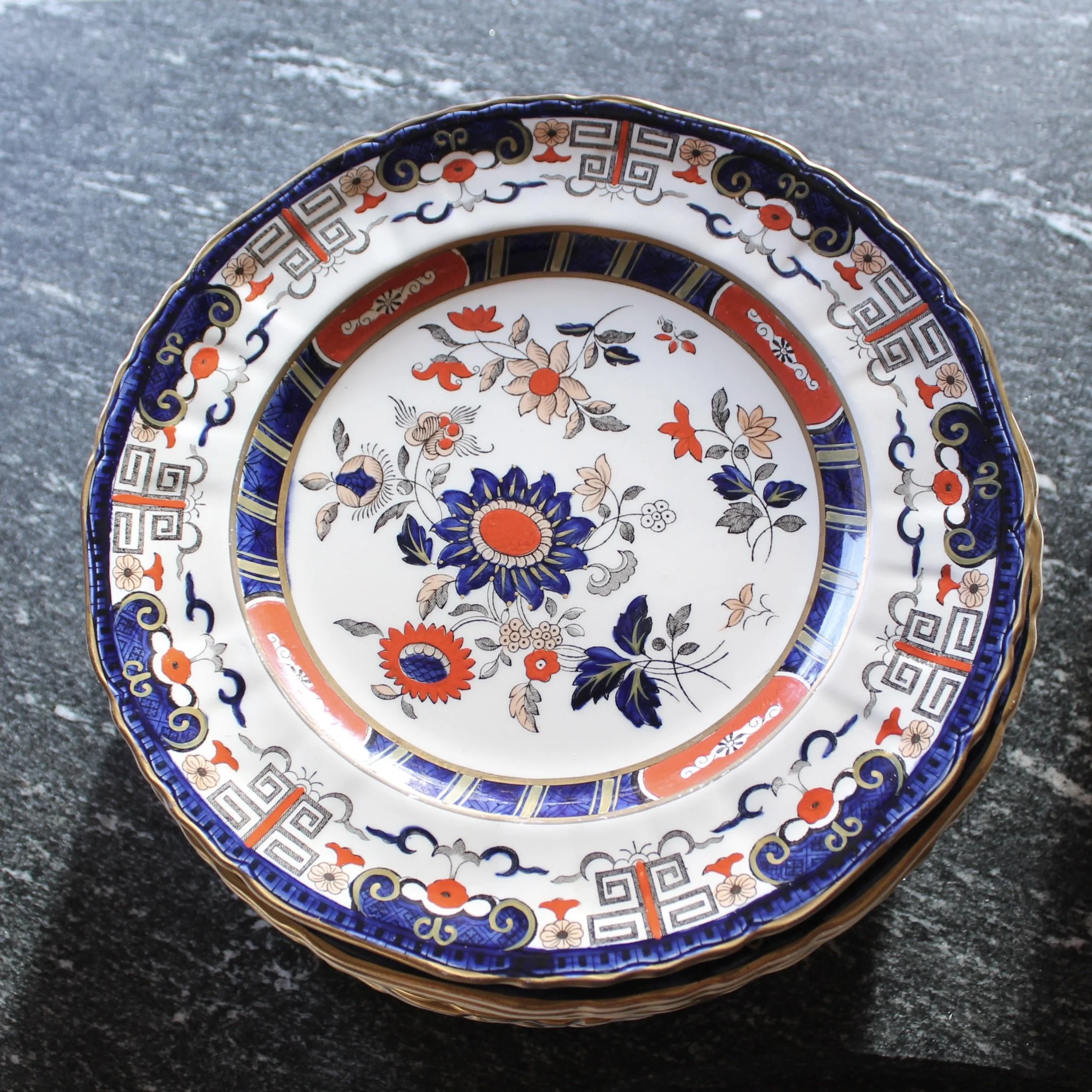 Set of Antique Imari Mason’s Ironstone Dinnerware, 61 Pieces