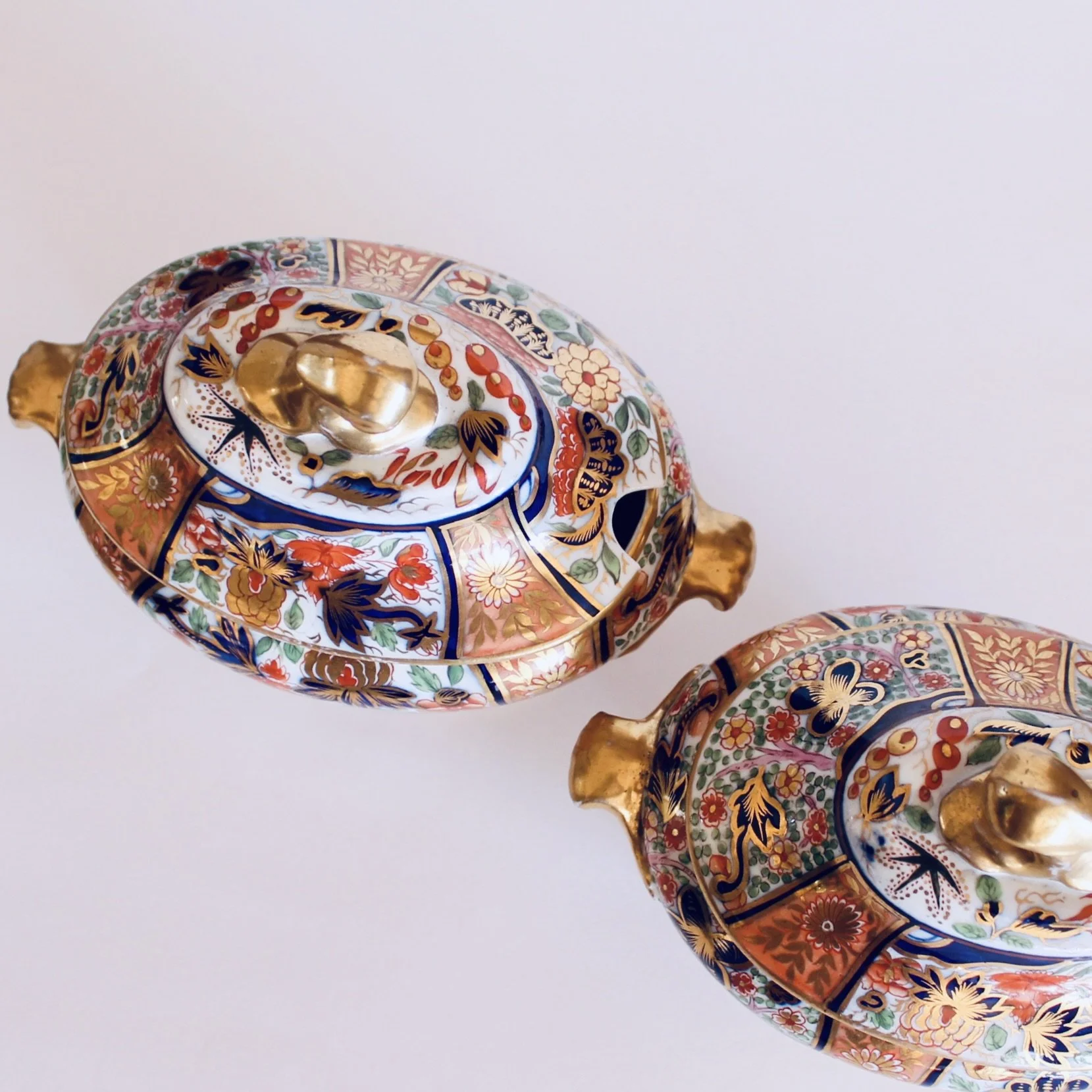 Pair of Exceptional Early English Gilt Imari Sauce Tureens