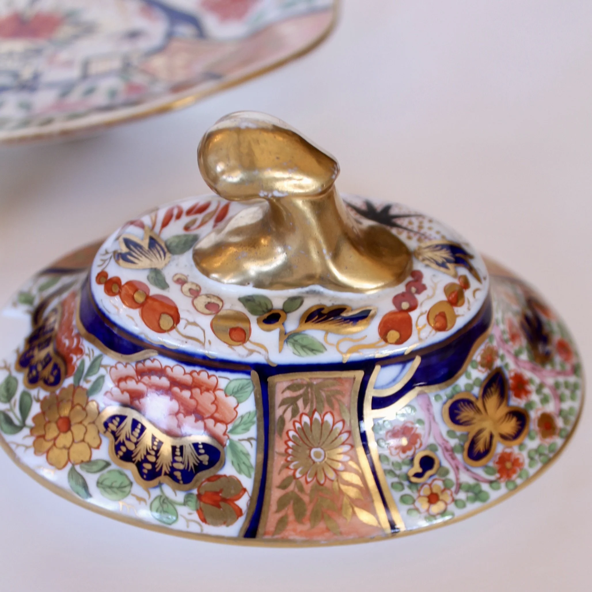 Pair of Exceptional Early English Gilt Imari Sauce Tureens