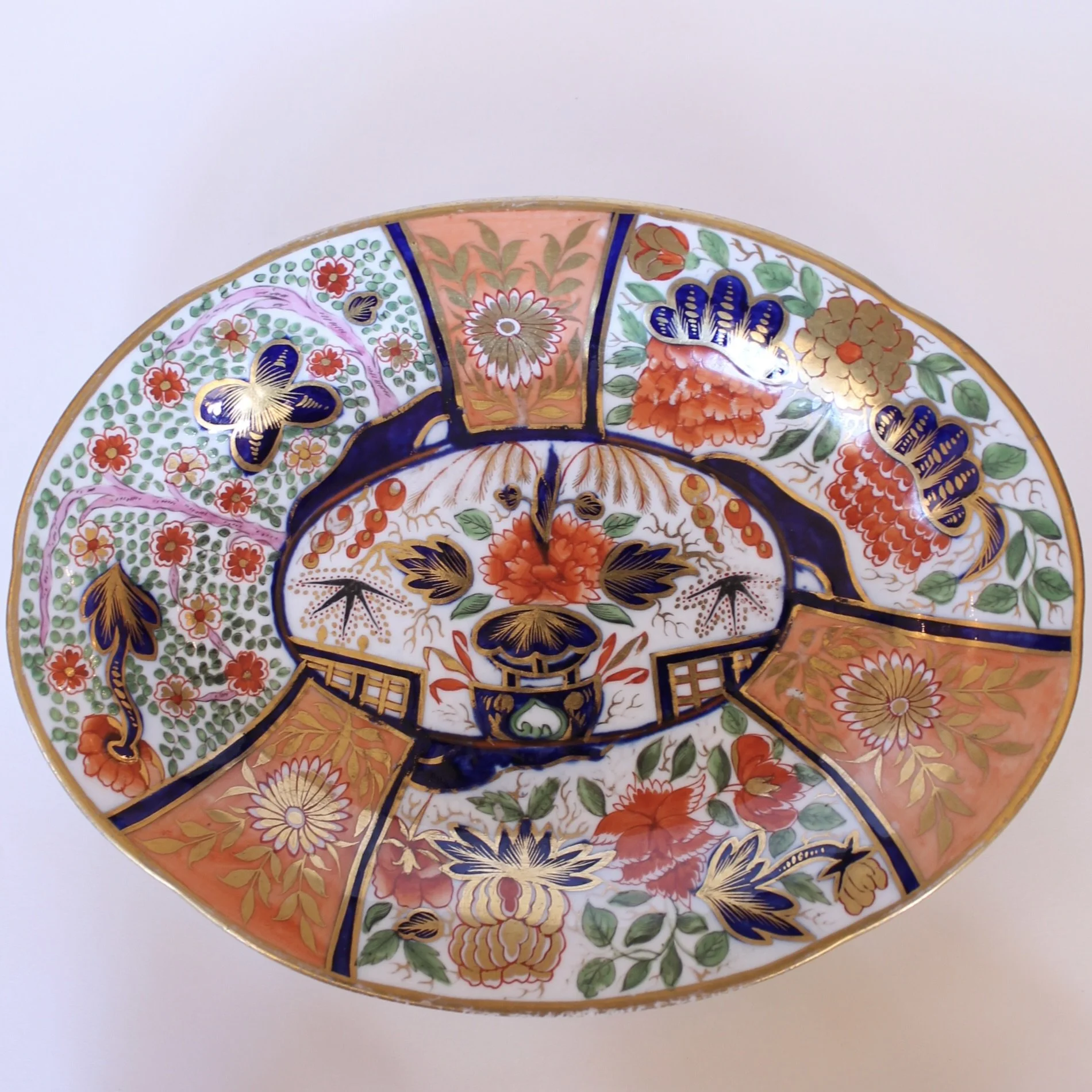 Pair of Exceptional Early English Gilt Imari Sauce Tureens