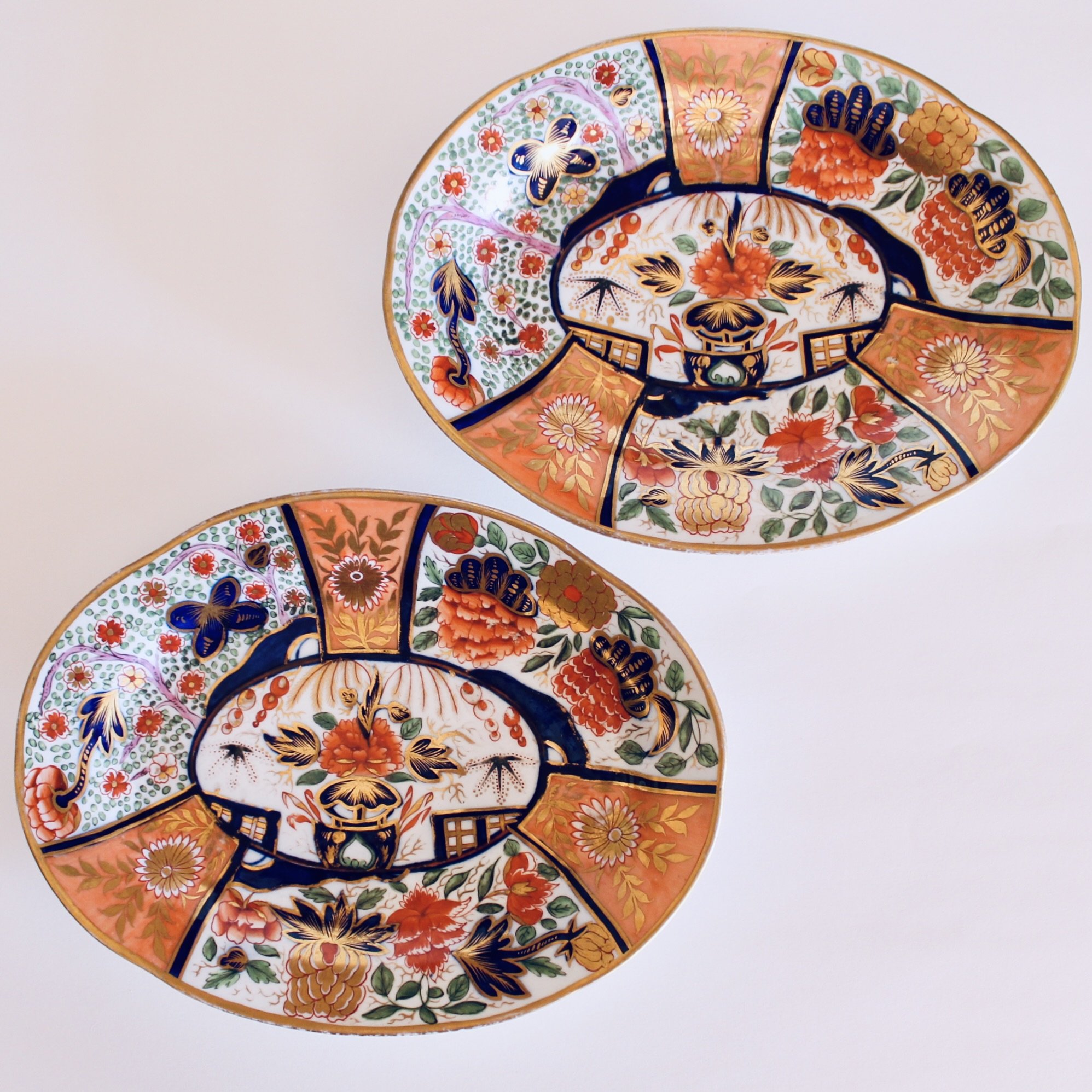 Pair of Exceptional Early English Gilt Imari Sauce Tureens