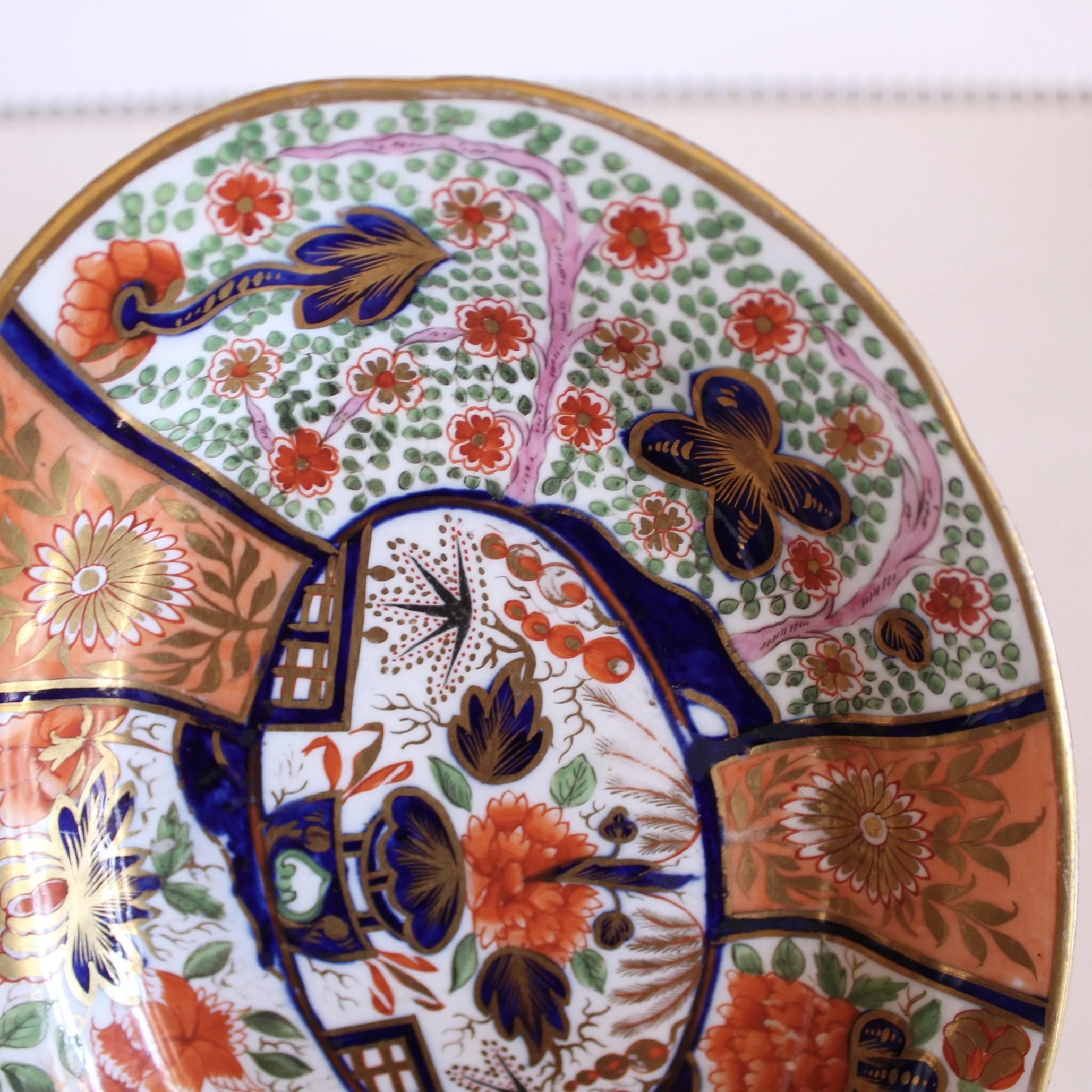 Pair of Exceptional Early English Gilt Imari Sauce Tureens